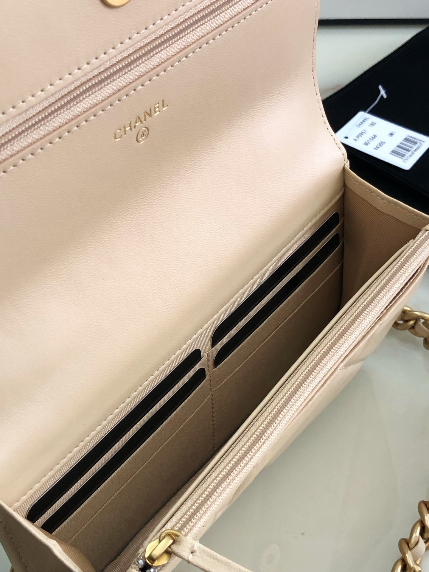 CHANEL CLASSIC WALLET ON CHAIN 4.8 × 7.5 × 1.4 in