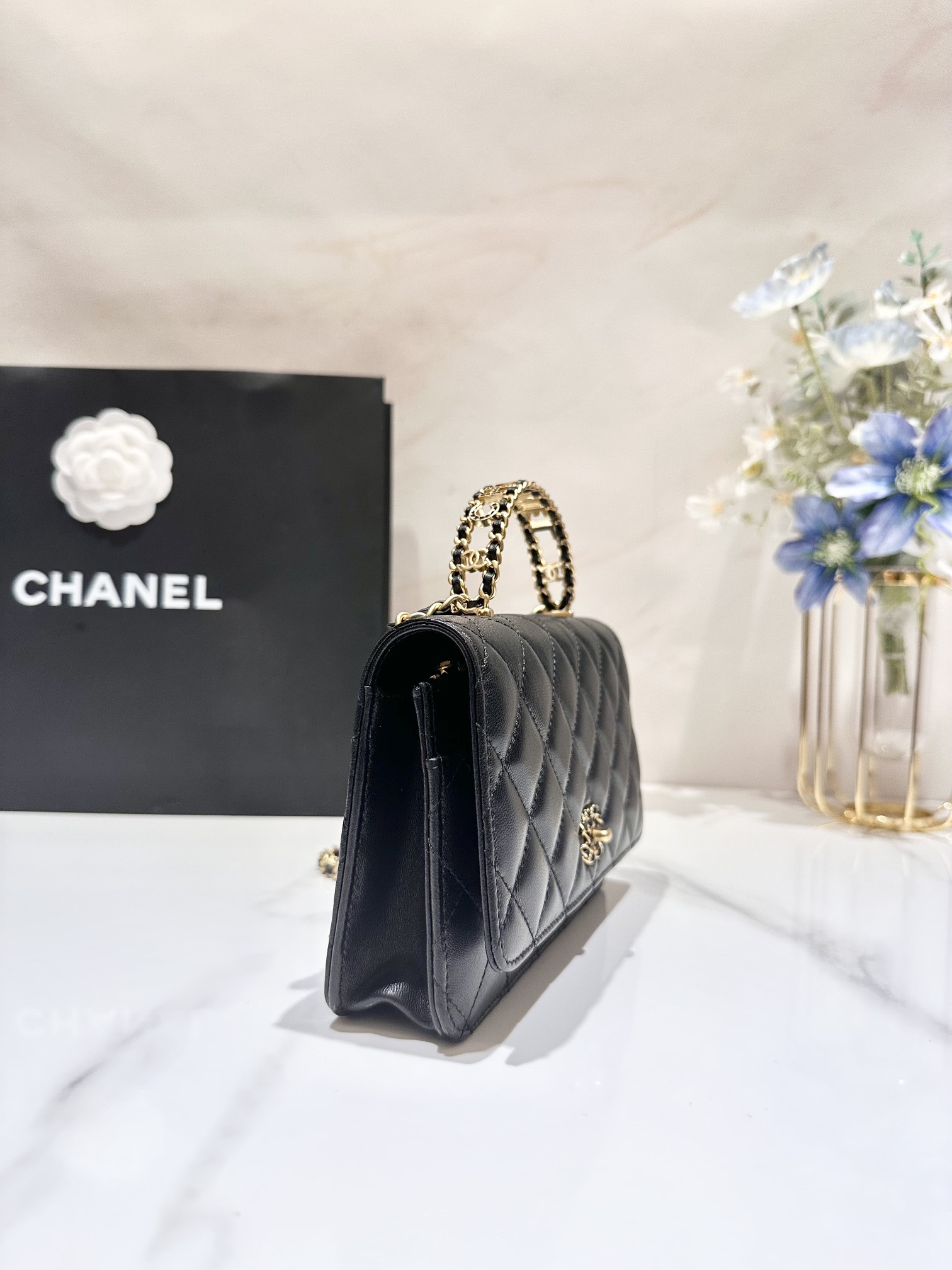 CHANEL CLASSIC WALLET ON CHAIN Rhinestone Handle 4.8 × 7.5 × 1.4 IN