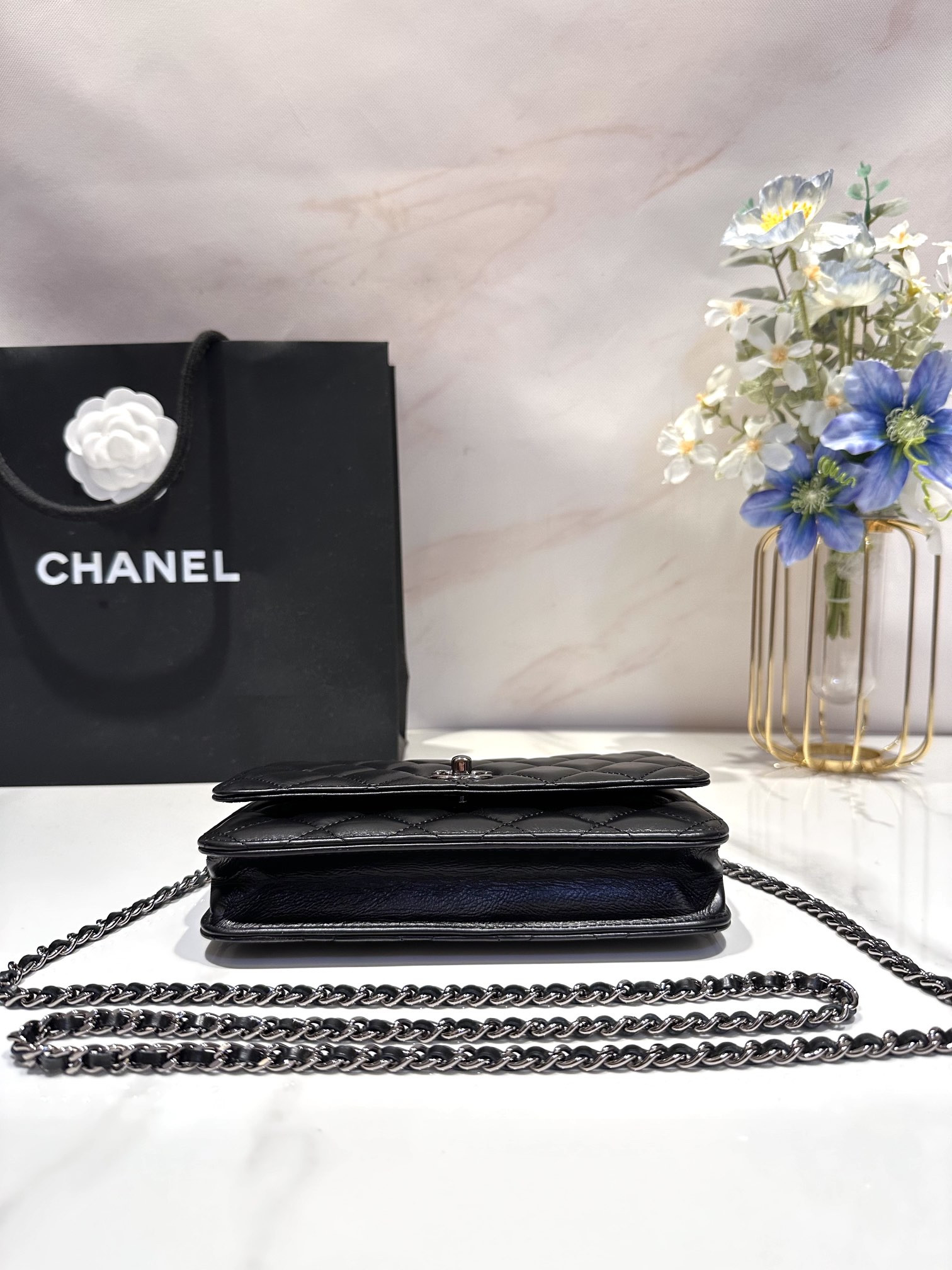 CHANEL CLASSIC WALLET ON CHAIN 4.8 × 7.5 × 1.4 in