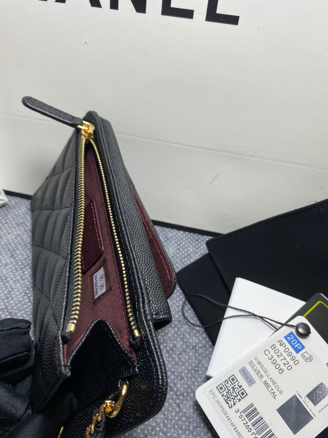 CHANEL LONG ZIPPED WALLET 19-11cm