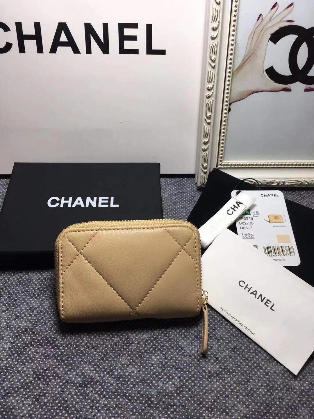 CHANEL ZIPPED COIN PURSE 7.5x 11x 2.5cm