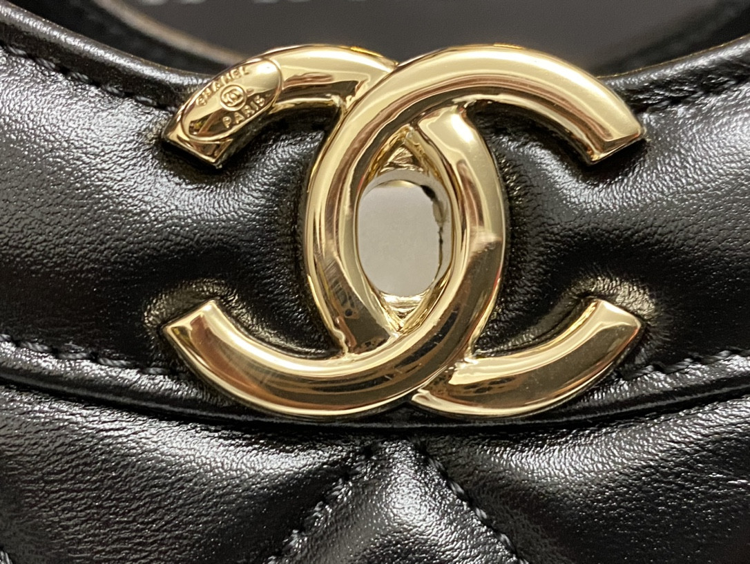 CHANEL  SHOPPING BAG Shiny Lambskin & Gold-Tone Metal Black 35x39x8cm