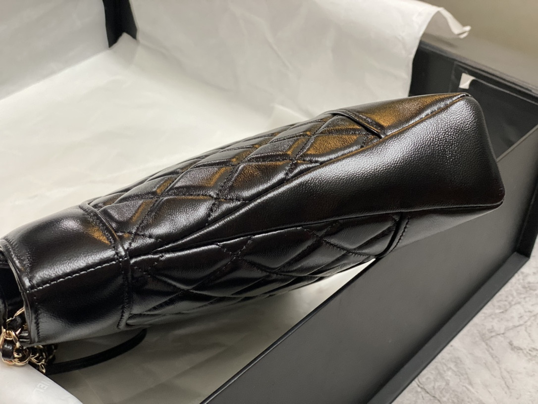 CHANEL MINI SHOPPING BAG Shiny Lambskin & Gold-Tone Metal Black 22x23x5.5cm
