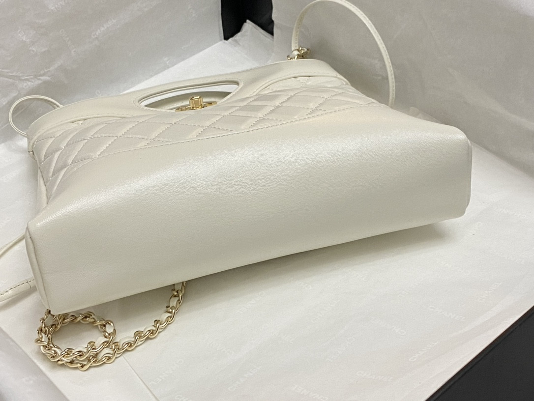 CHANEL MINI SHOPPING BAG Shiny Lambskin & Gold-Tone Metal 22x23x5.5cm