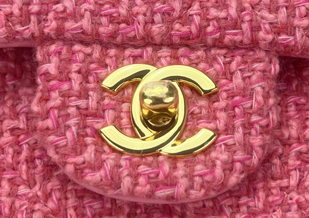 CHANEL CLASSIC 11.12 HANDBAG Tweed & Gold-Tone Metal   6 × 9.9 × 2.5 in