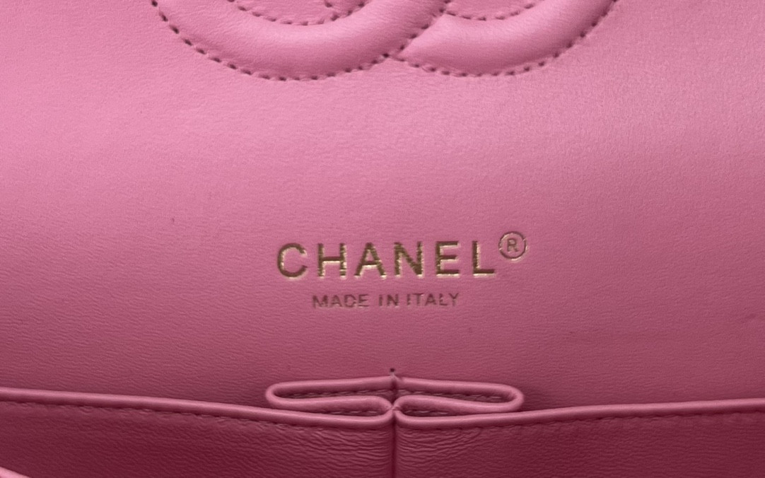 CHANEL CLASSIC 11.12 HANDBAG Tweed & Gold-Tone Metal   6 × 9.9 × 2.5 in