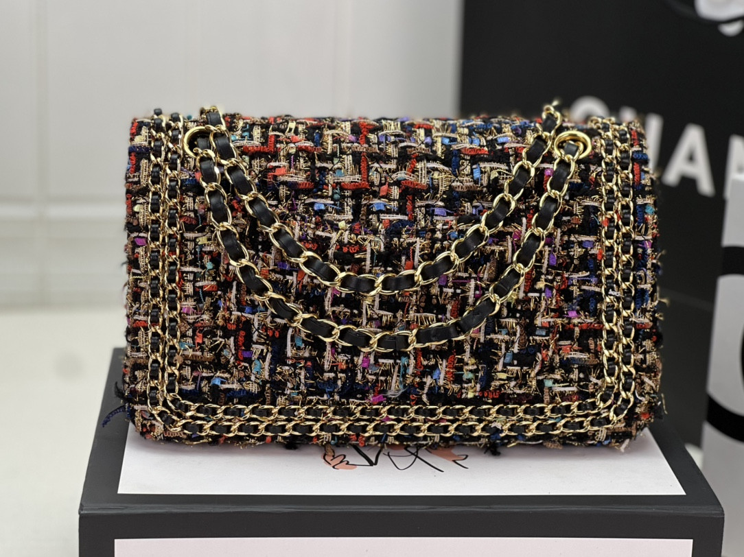 CHANEL CLASSIC 11.12 HANDBAG Tweed & Gold-Tone Metal   6 × 9.9 × 2.5 in