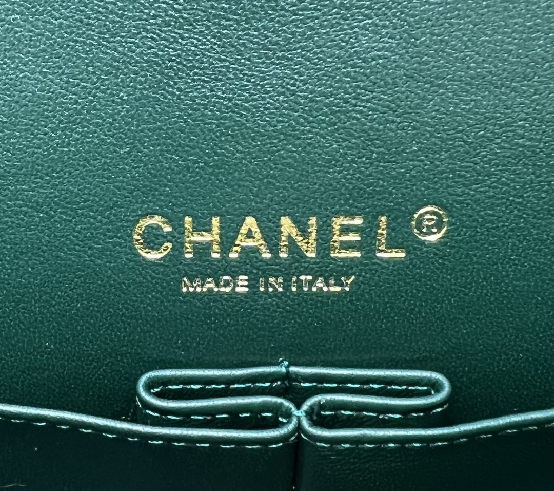 CHANEL CLASSIC 11.12 HANDBAG Tweed & Gold-Tone Metal   6 × 9.9 × 2.5 in