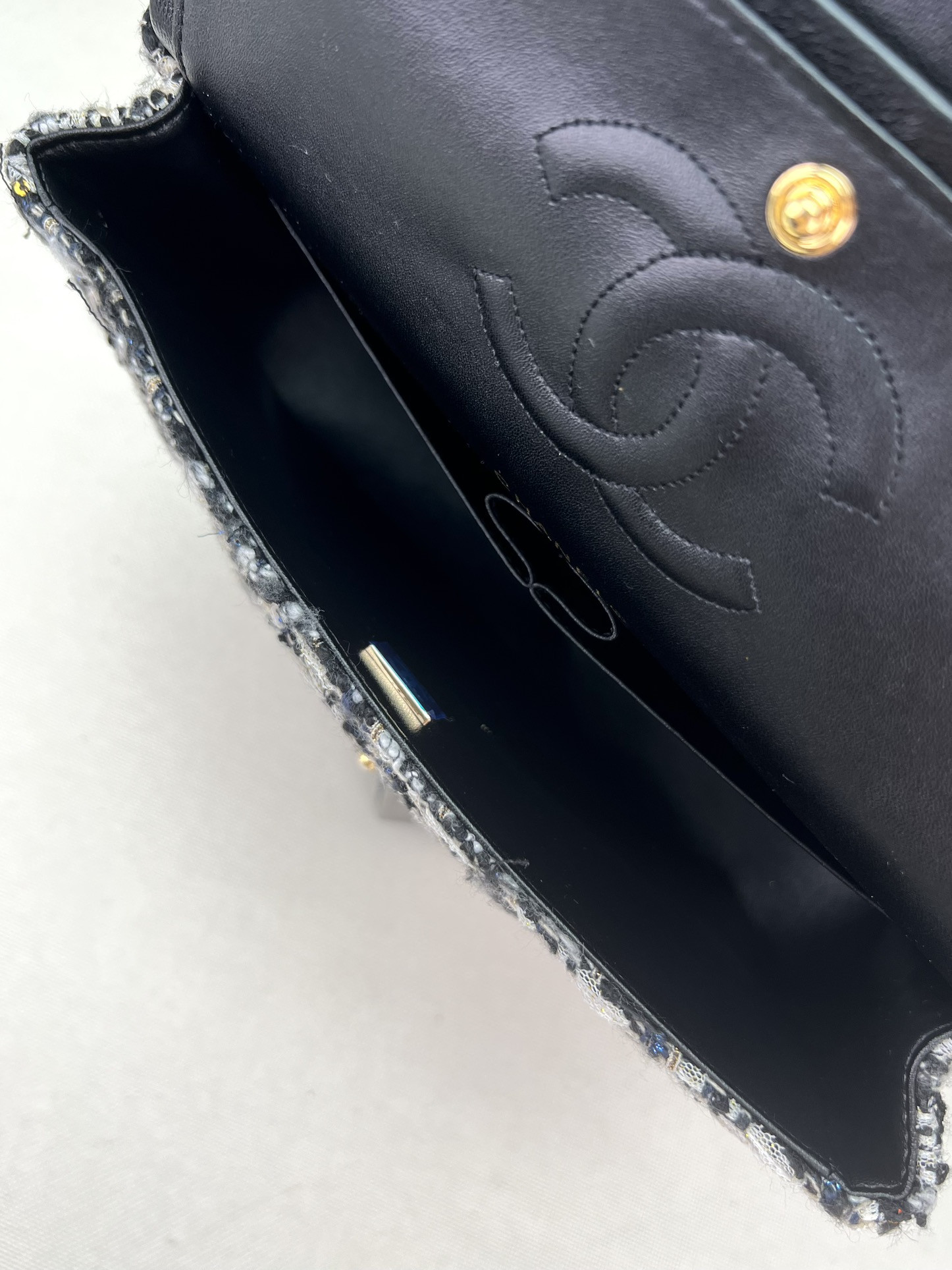 CHANEL CLASSIC 11.12 HANDBAG Tweed & Gold-Tone Metal   6 × 9.9 × 2.5 in