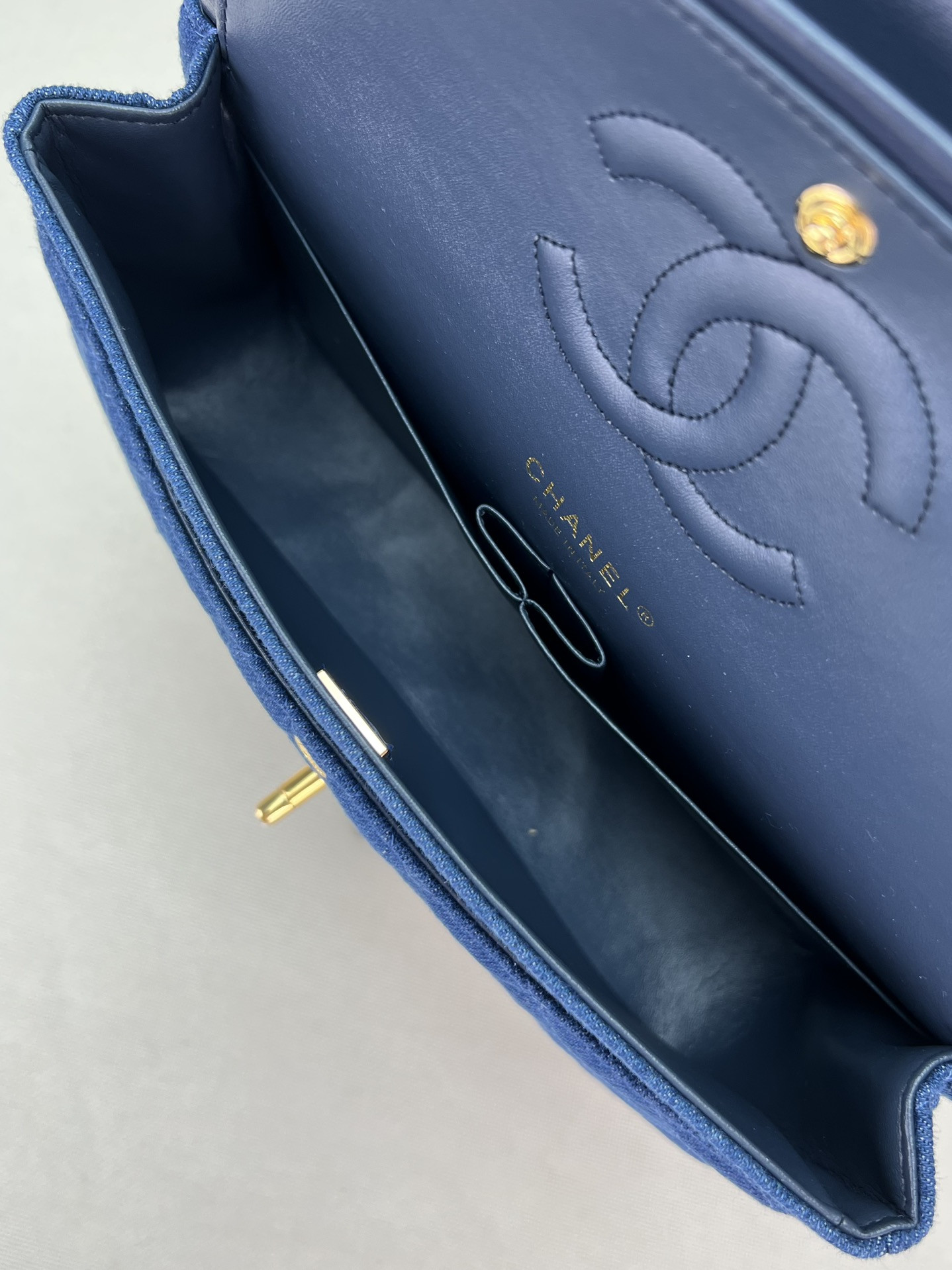 CHANEL CLASSIC 11.12 HANDBAG Tweed & Gold-Tone Metal   6 × 9.9 × 2.5 in