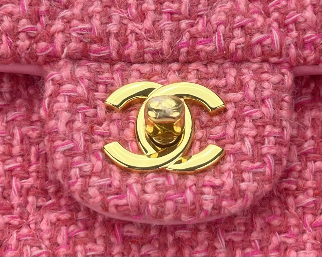 CHANEL MINI CLASSIC 11.12 HANDBAG Tweed & Gold-Tone Metal 4.7 × 7.8 × 2.3 in