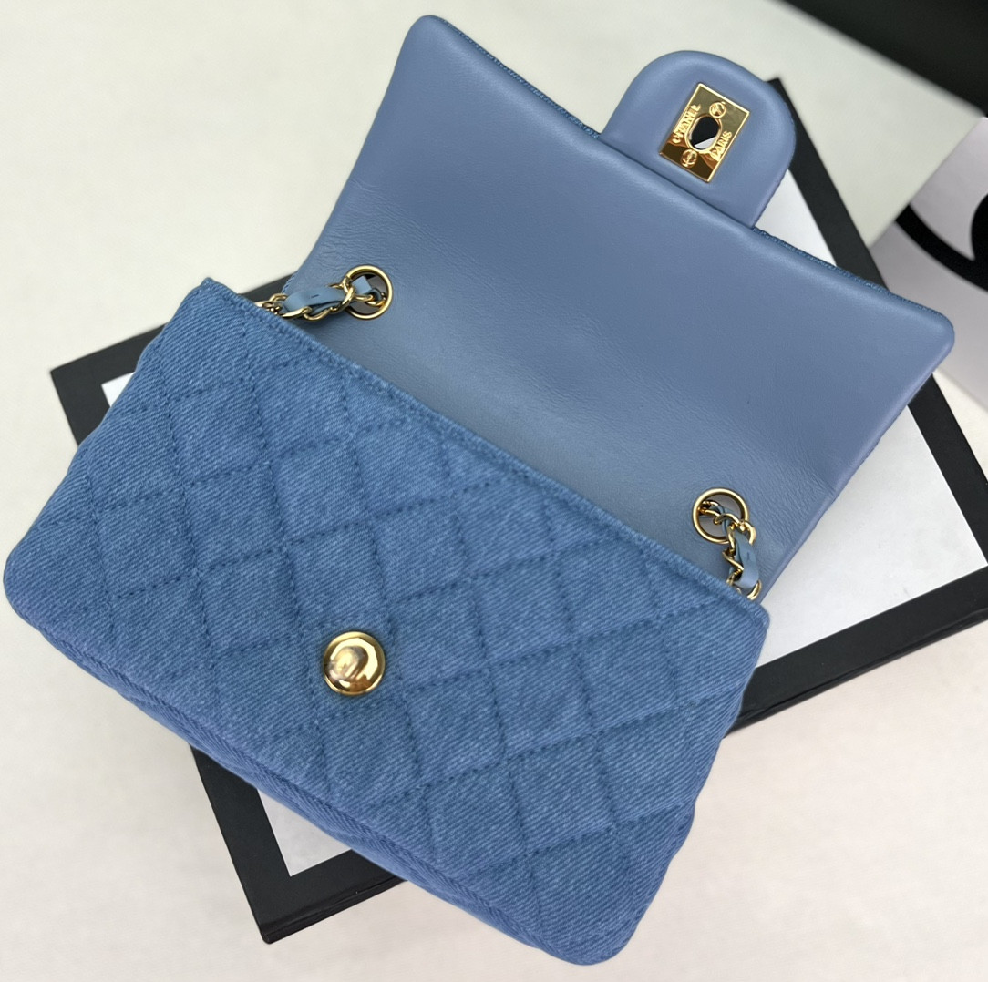 CHANEL MINI CLASSIC 11.12 HANDBAG Tweed & Gold-Tone Metal 4.7 × 7.8 × 2.3 in