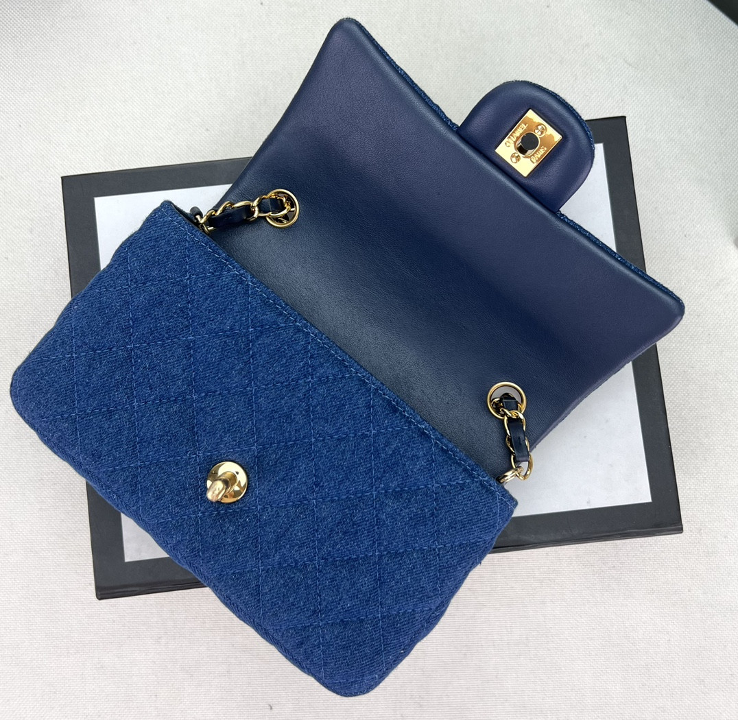 CHANEL MINI CLASSIC 11.12 HANDBAG Tweed & Gold-Tone Metal 4.7 × 7.8 × 2.3 in