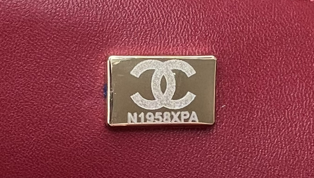 CHANEL MINI CLASSIC 11.12 HANDBAG Tweed & Gold-Tone Metal 4.7 × 7.8 × 2.3 in