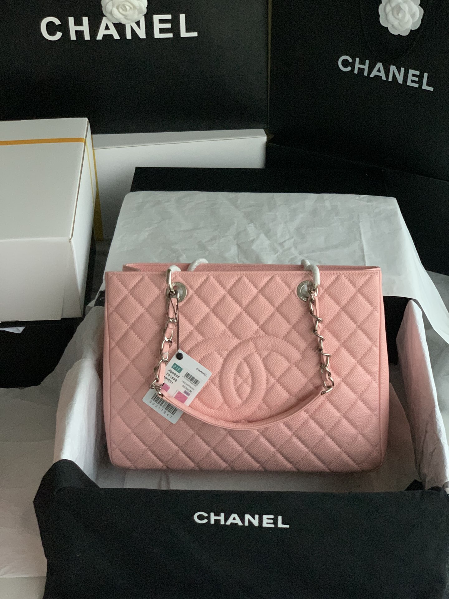 CHANEL GST CAVIAR LEATHER HARDWARE 24X33X13CM