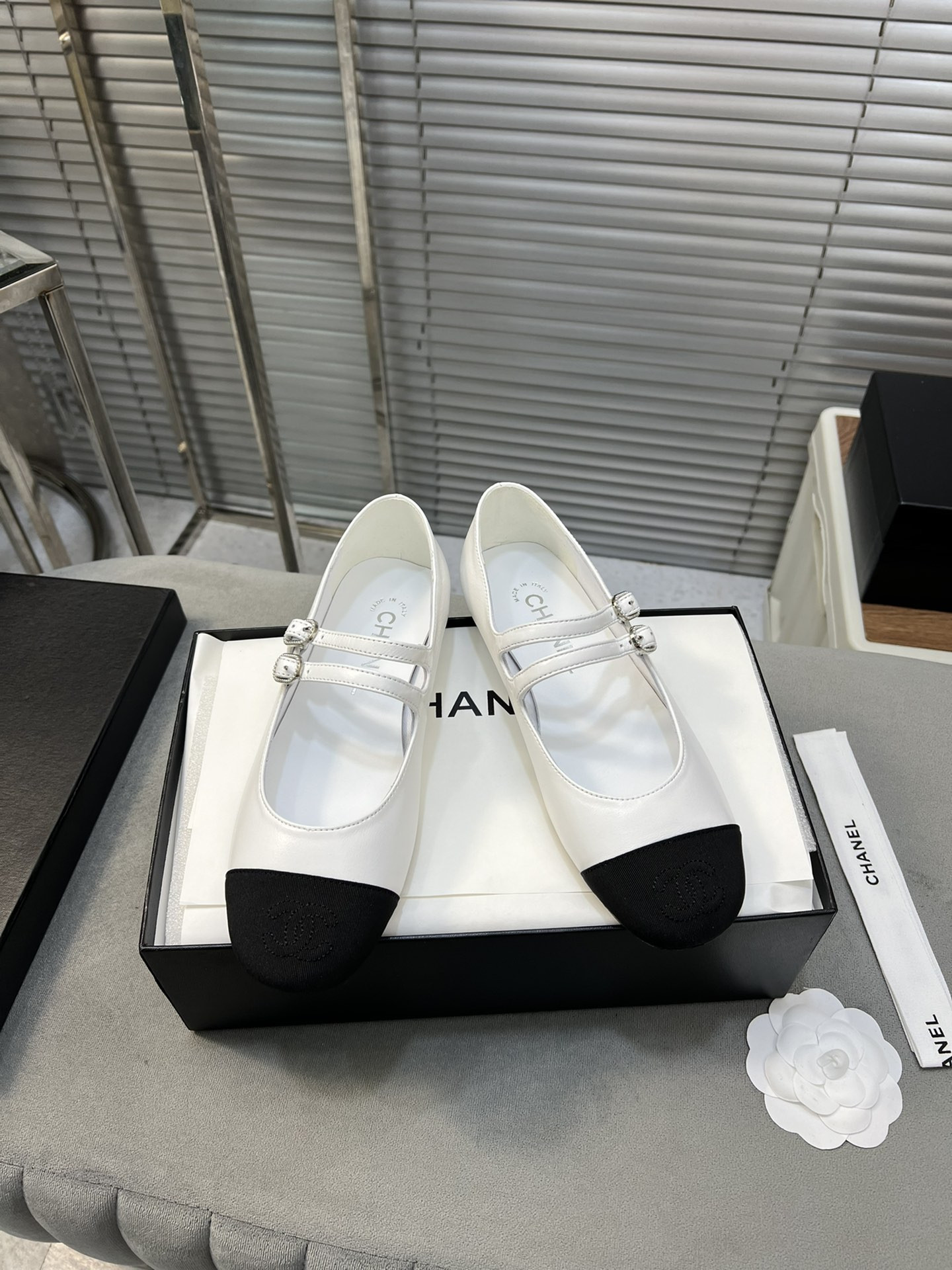 UA CHANEL MARY JANES  Lambskin & Grosgrain