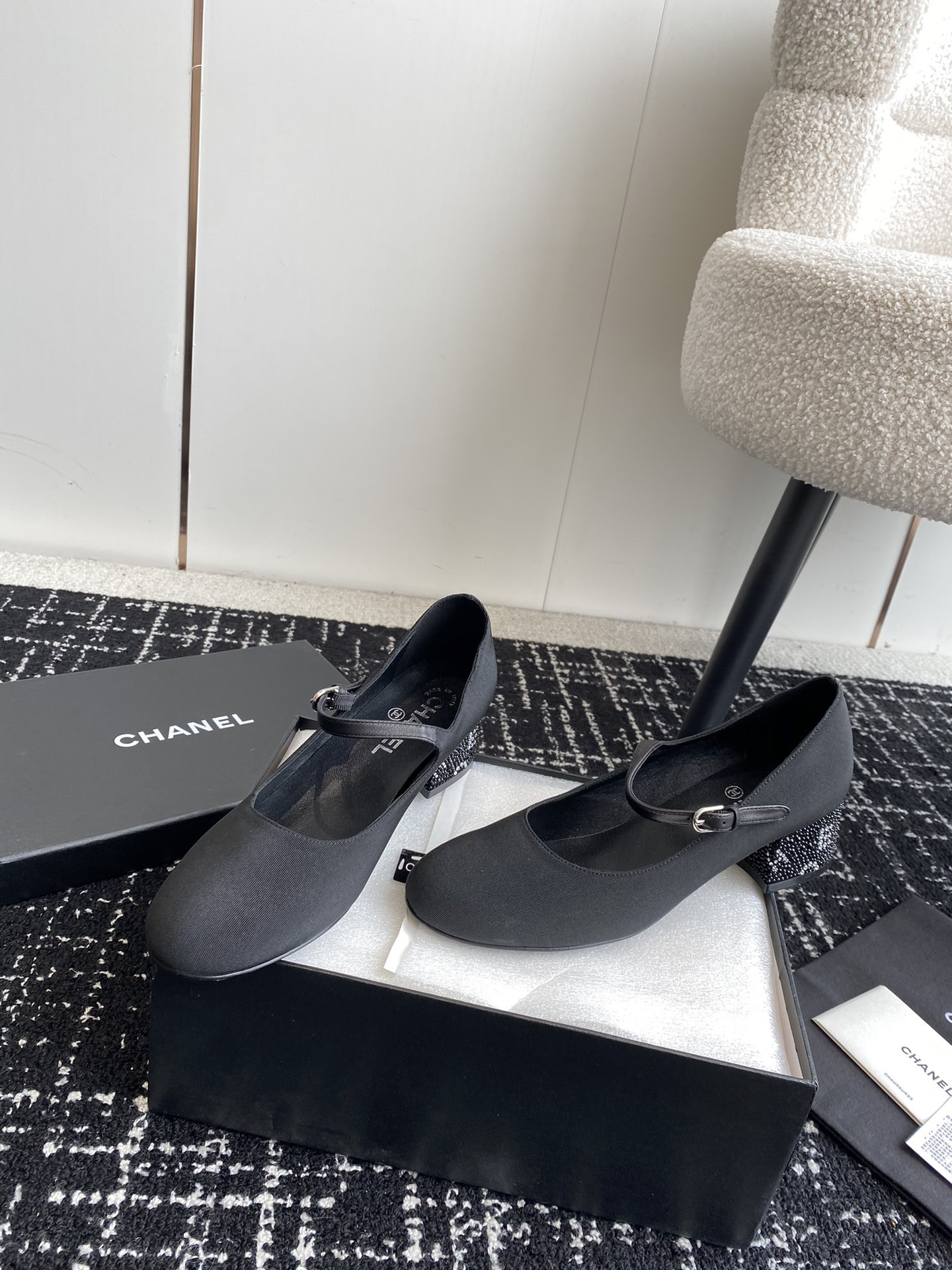 UA CHANEL MARY JANES Grosgrain & Strass