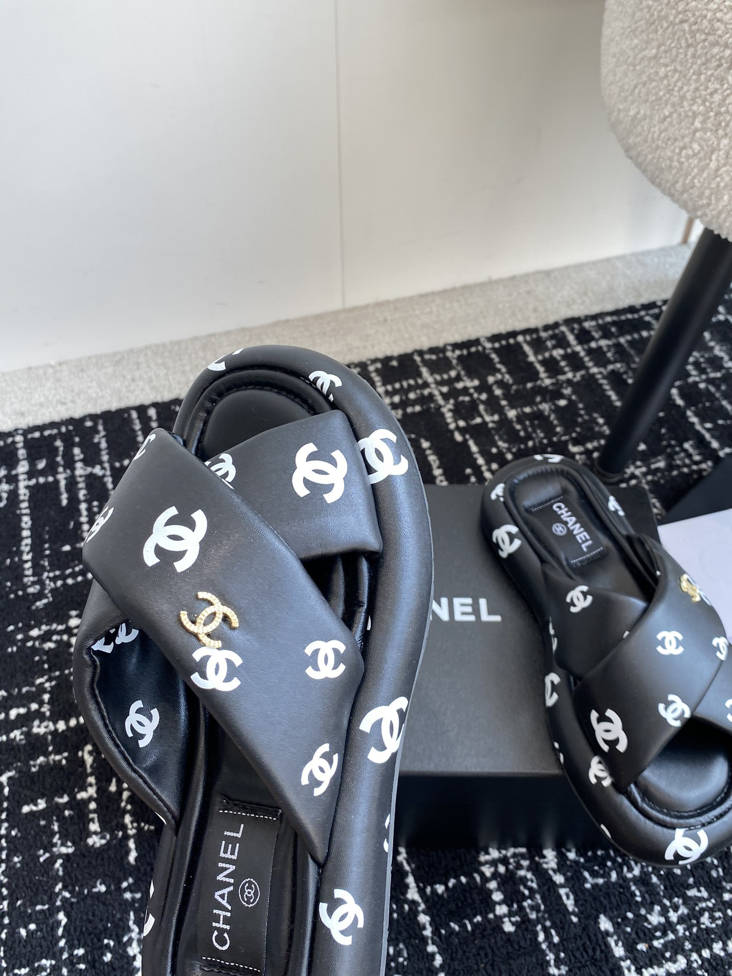 UA CHANEL SLIPPERS