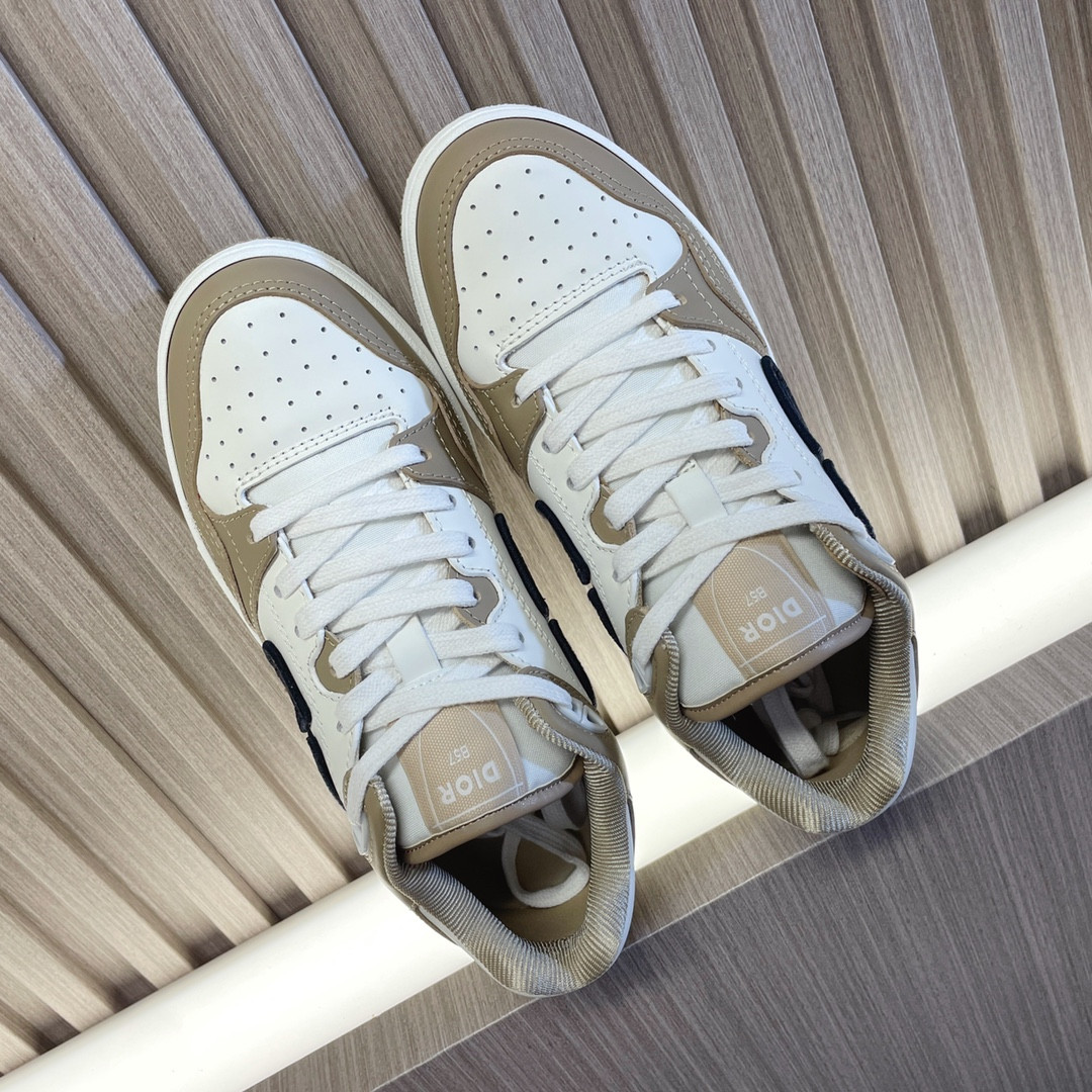 UA DIOR B57 Low-Top Sneaker Beige and White