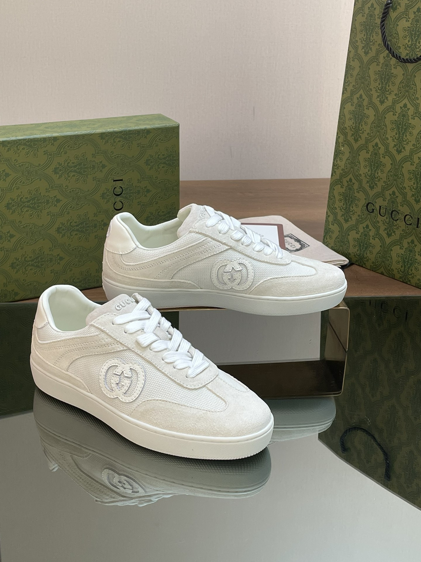UA GUCCI INTERLOCKING G SNEAKER  White