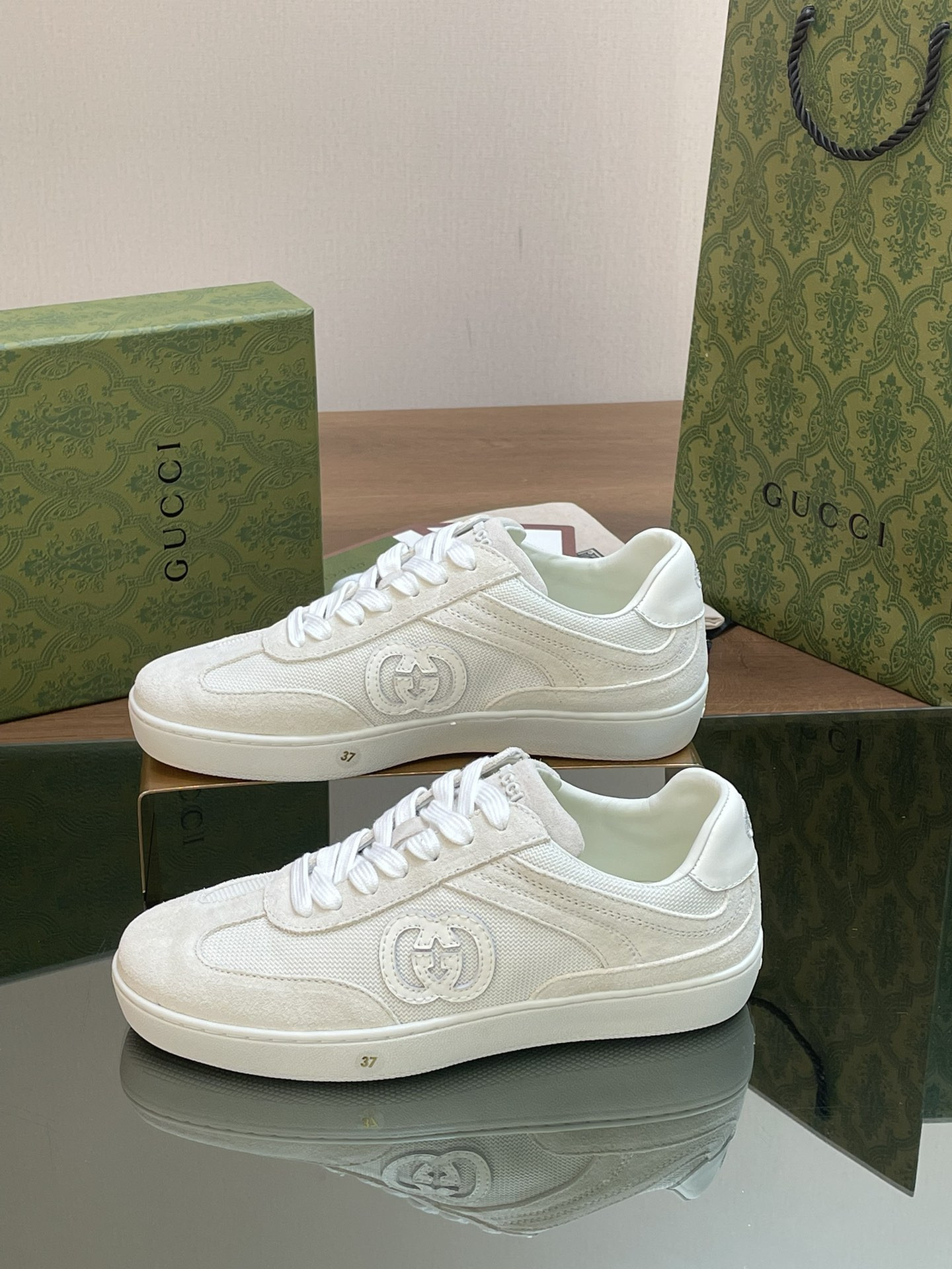 UA GUCCI INTERLOCKING G SNEAKER  White