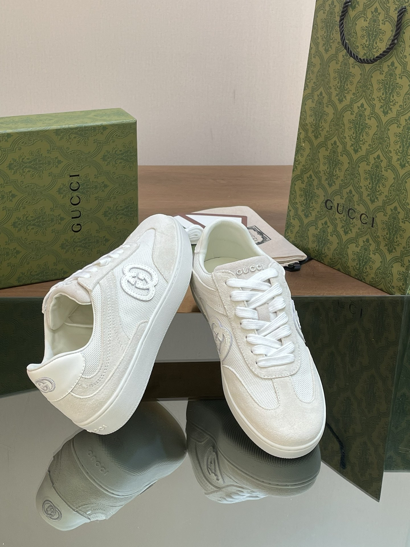 UA GUCCI INTERLOCKING G SNEAKER  White