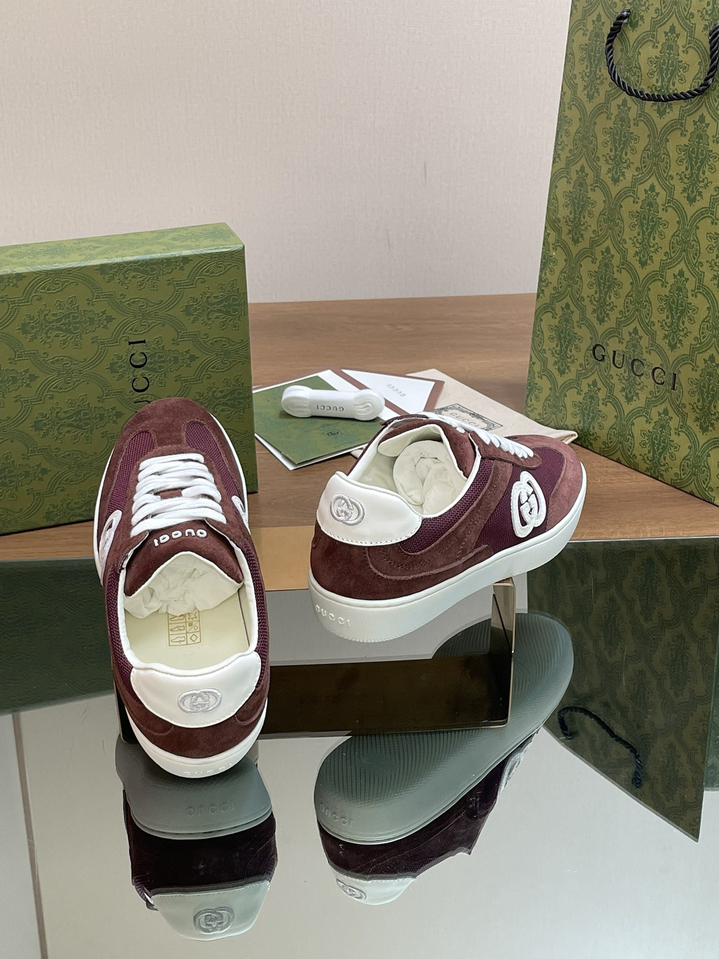 UA GUCCI INTERLOCKING G SNEAKER Red