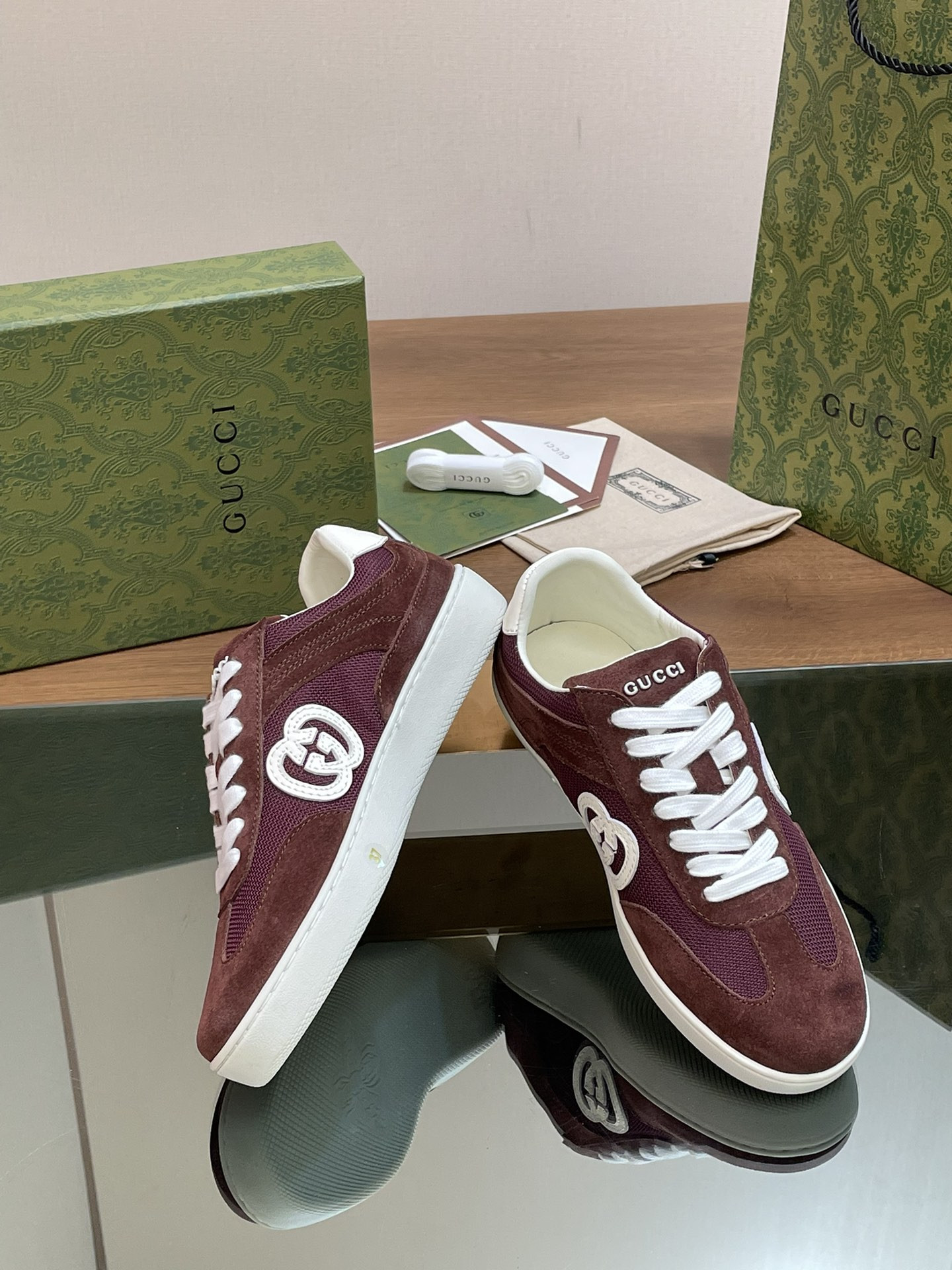 UA GUCCI INTERLOCKING G SNEAKER Red