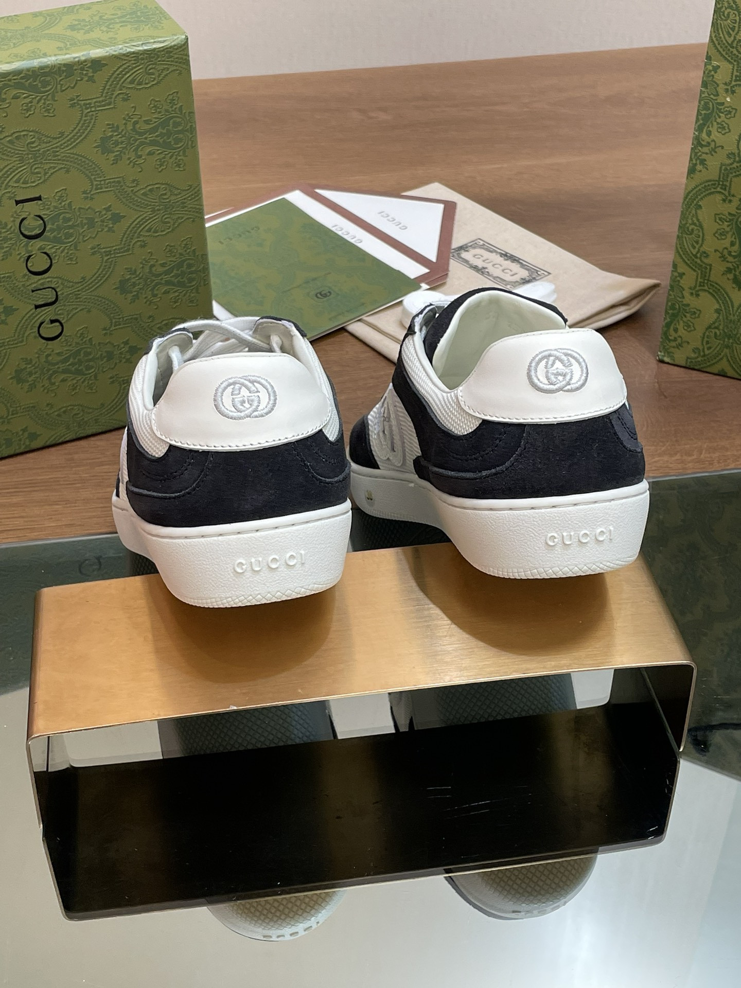 UA GUCCI INTERLOCKING G SNEAKER Black and White