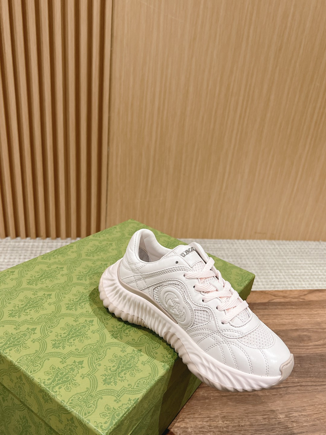 UA GUCCI RIPPLE SNEAKER