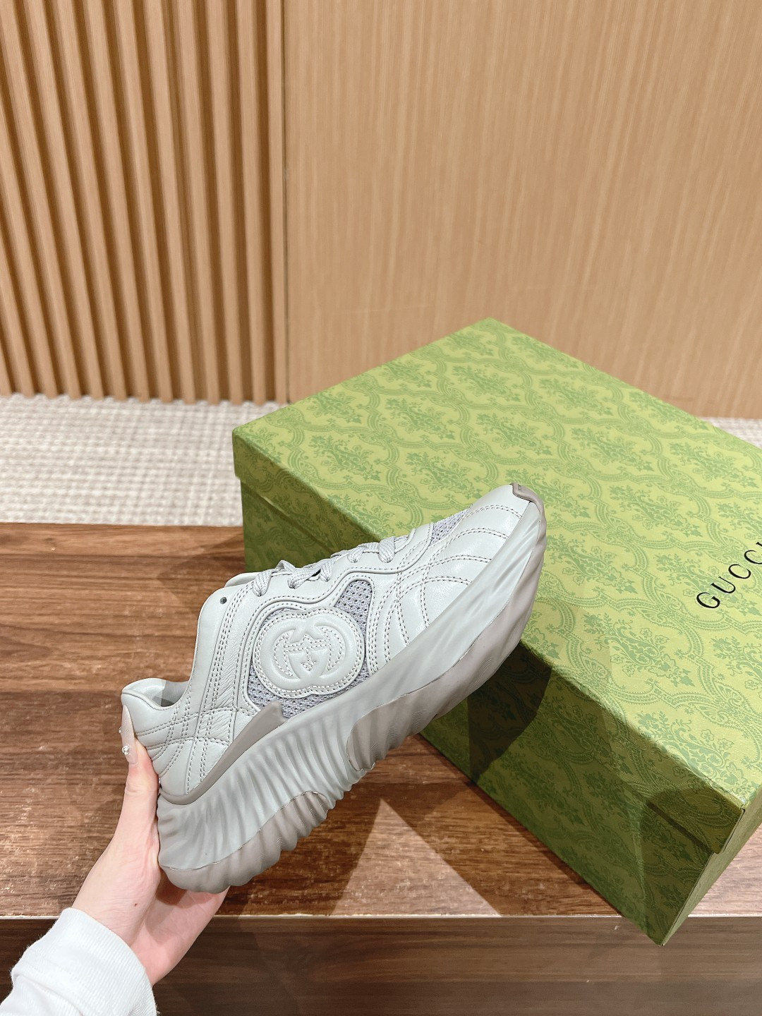 UA GUCCI RIPPLE SNEAKER