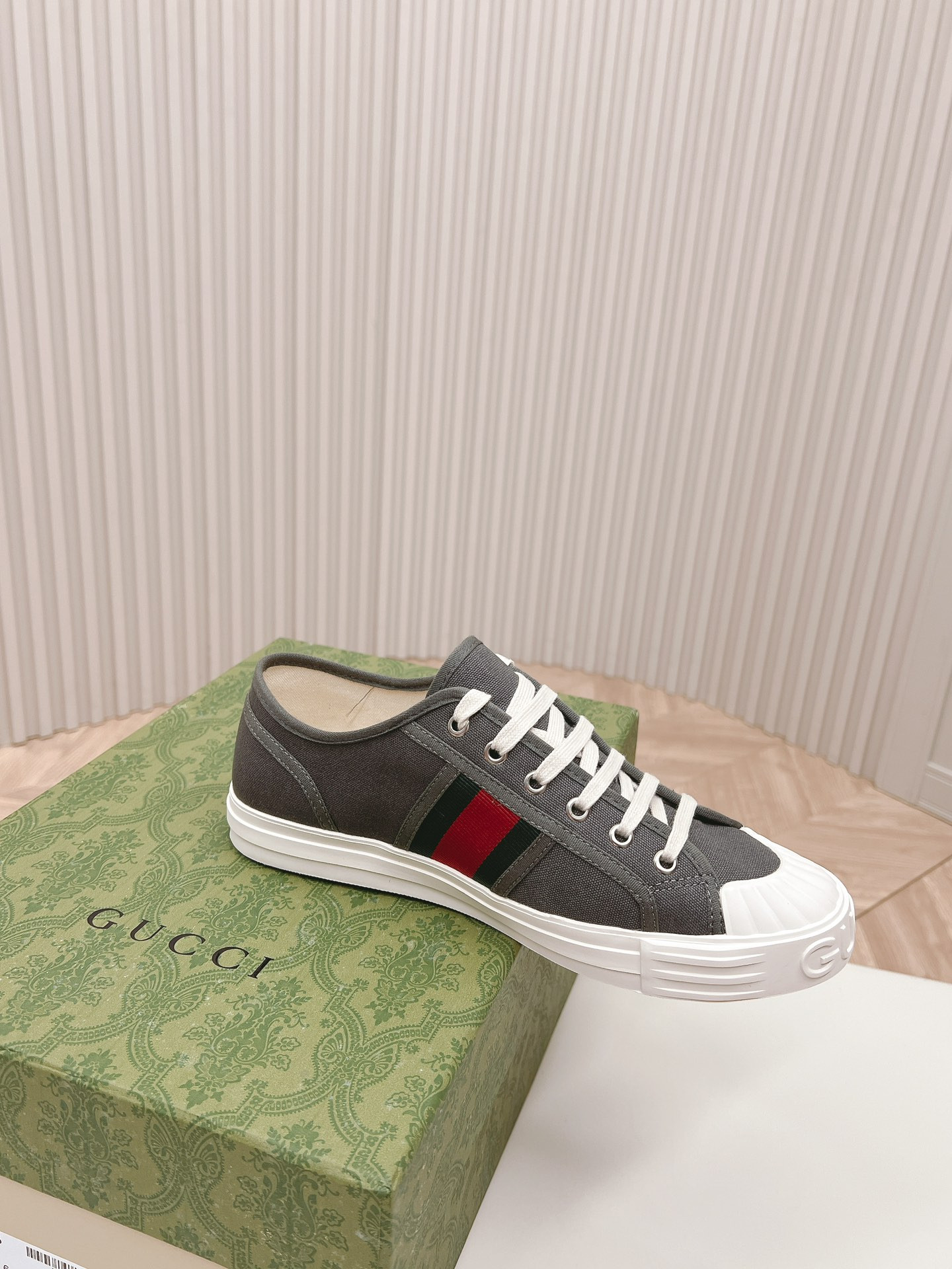 UA GUCCI SNEAKER WITH WEB