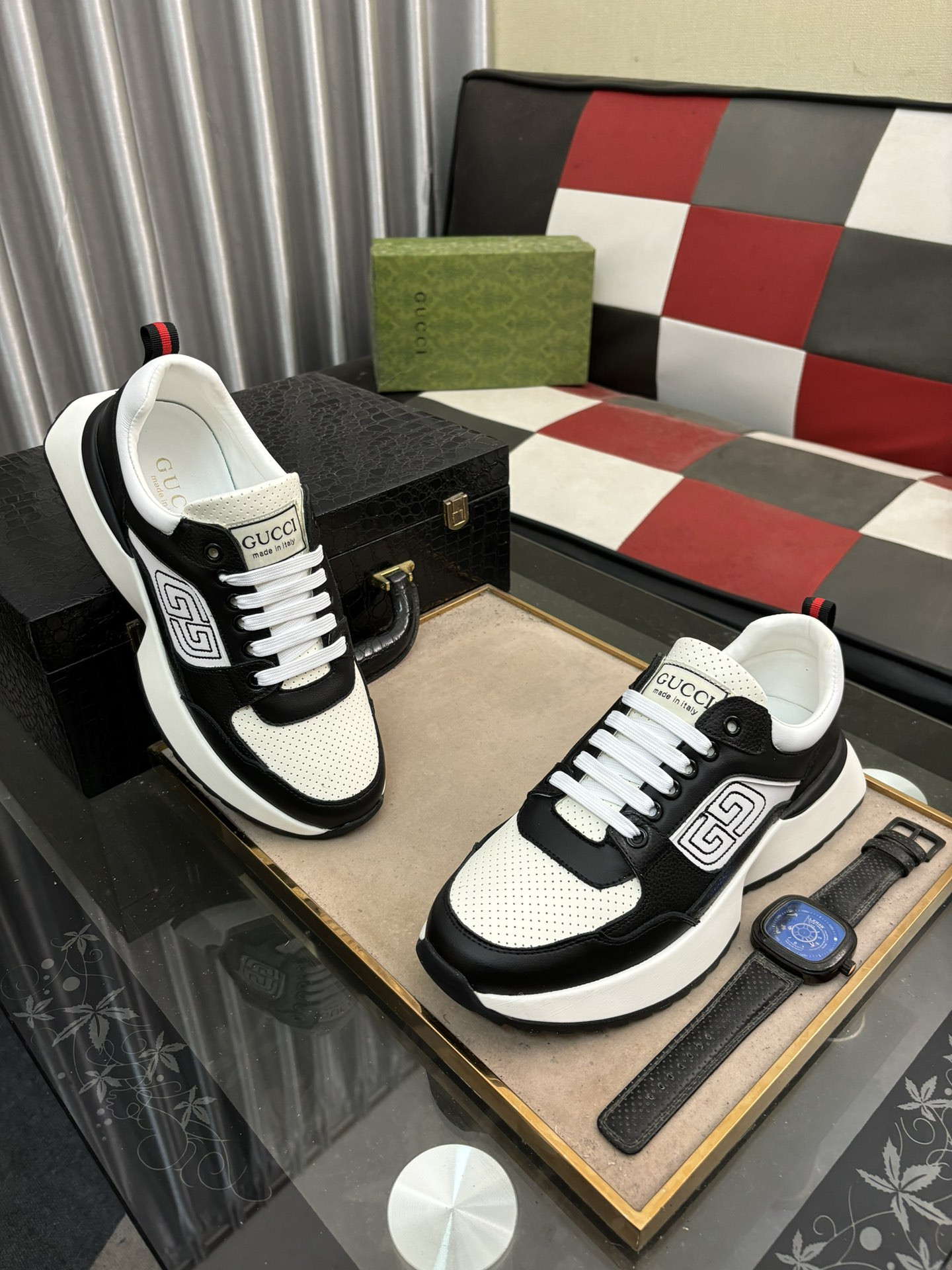 UA GUCCI RUN SNEAKER