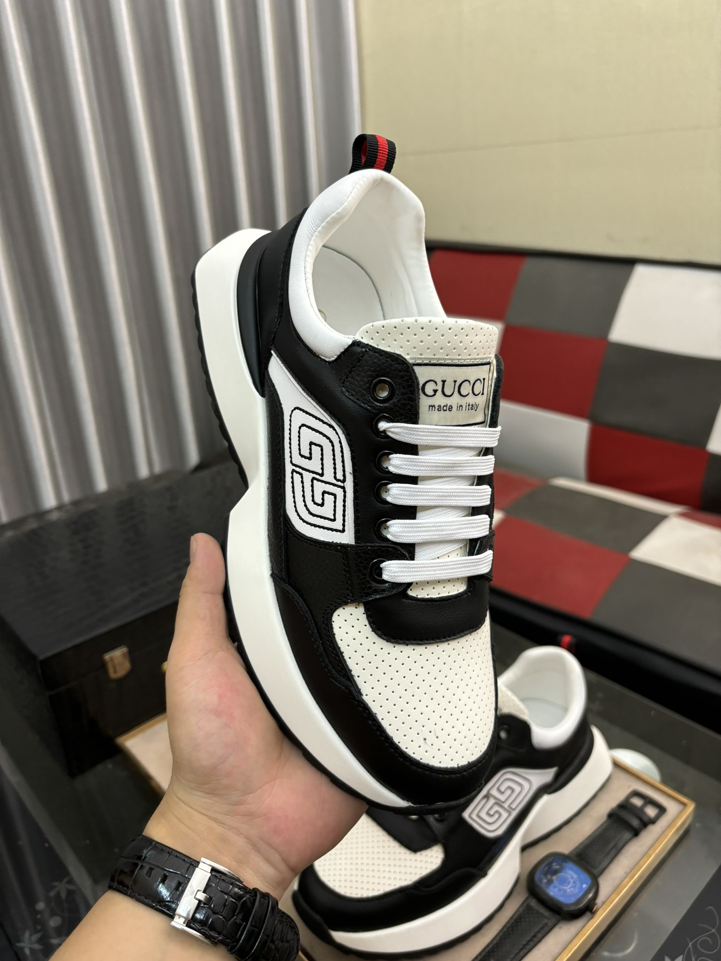 UA GUCCI RUN SNEAKER