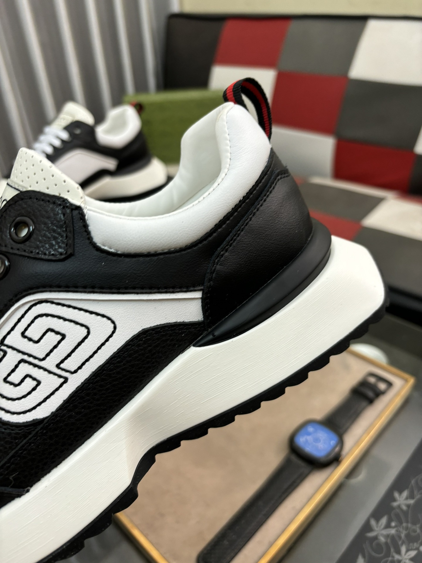 UA GUCCI RUN SNEAKER