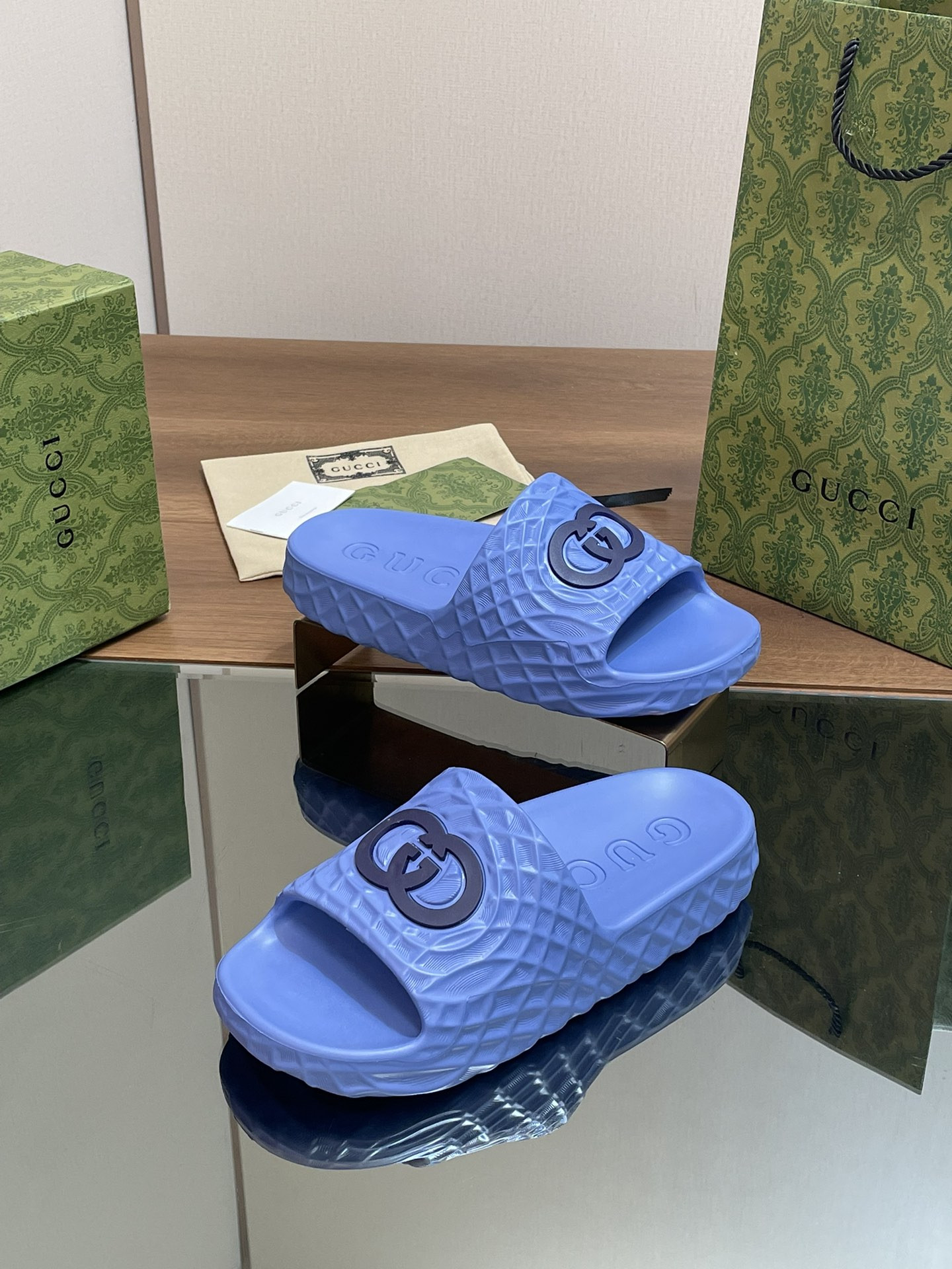 UA GUCCI INTERLOCKING G SLIDE SANDAL Blue