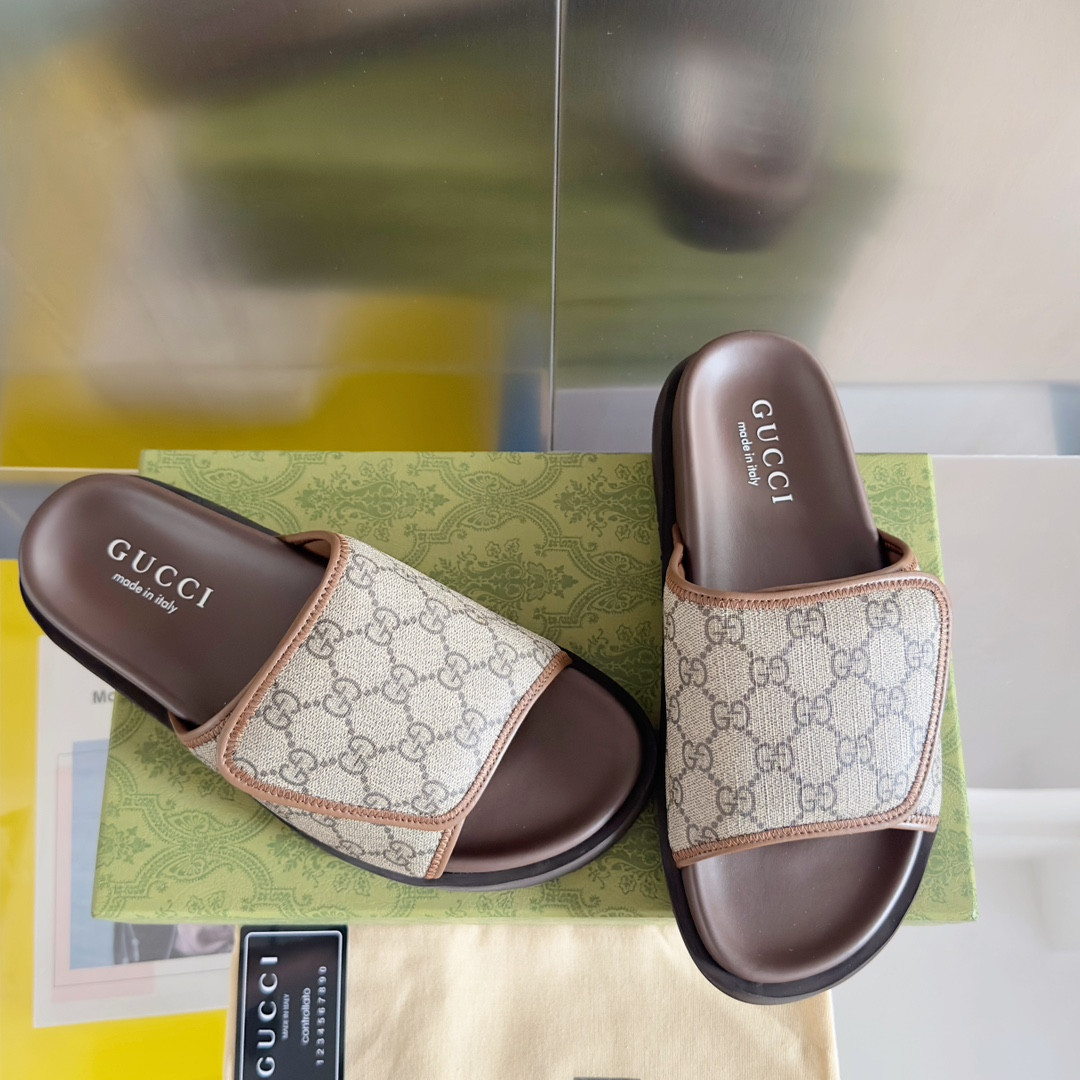 UA GUCCI GG SLIDE SANDAL
