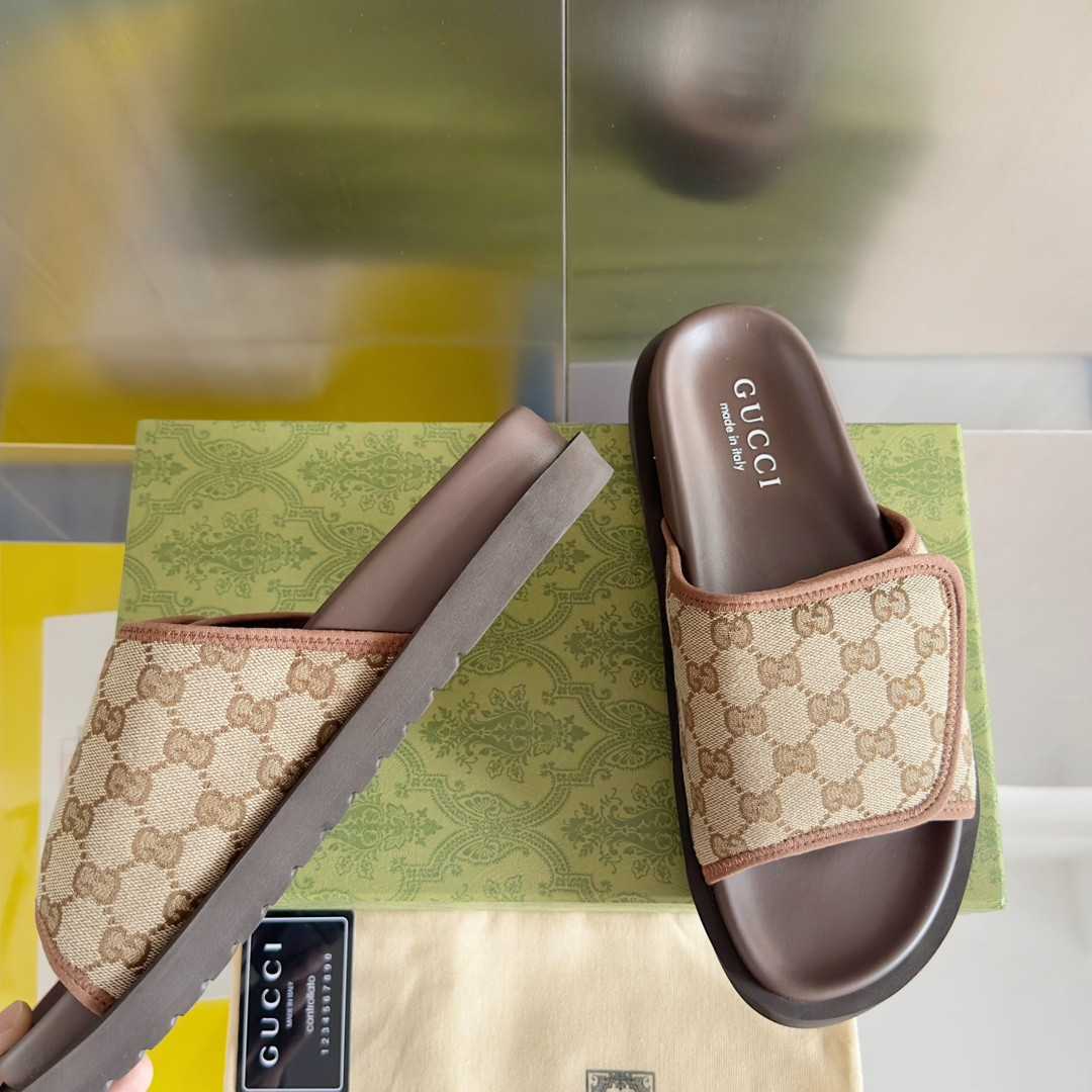 UA GUCCI GG SLIDE SANDAL