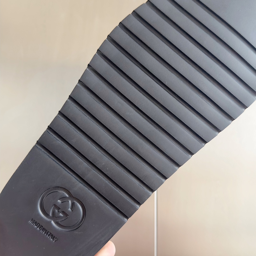 UA GUCCI GG SLIDE SANDAL