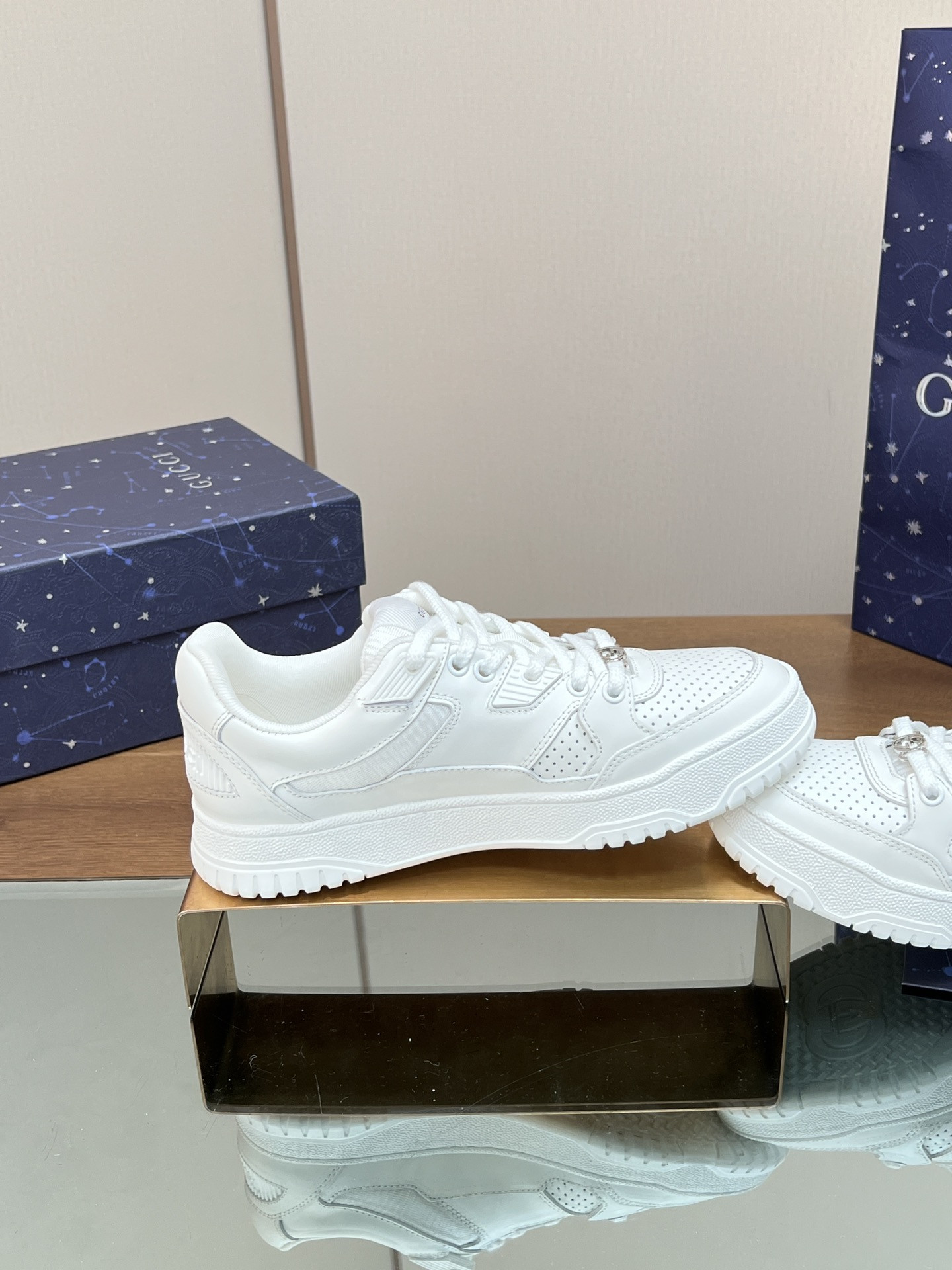 UA GUCCI Low-Top SNEAKER