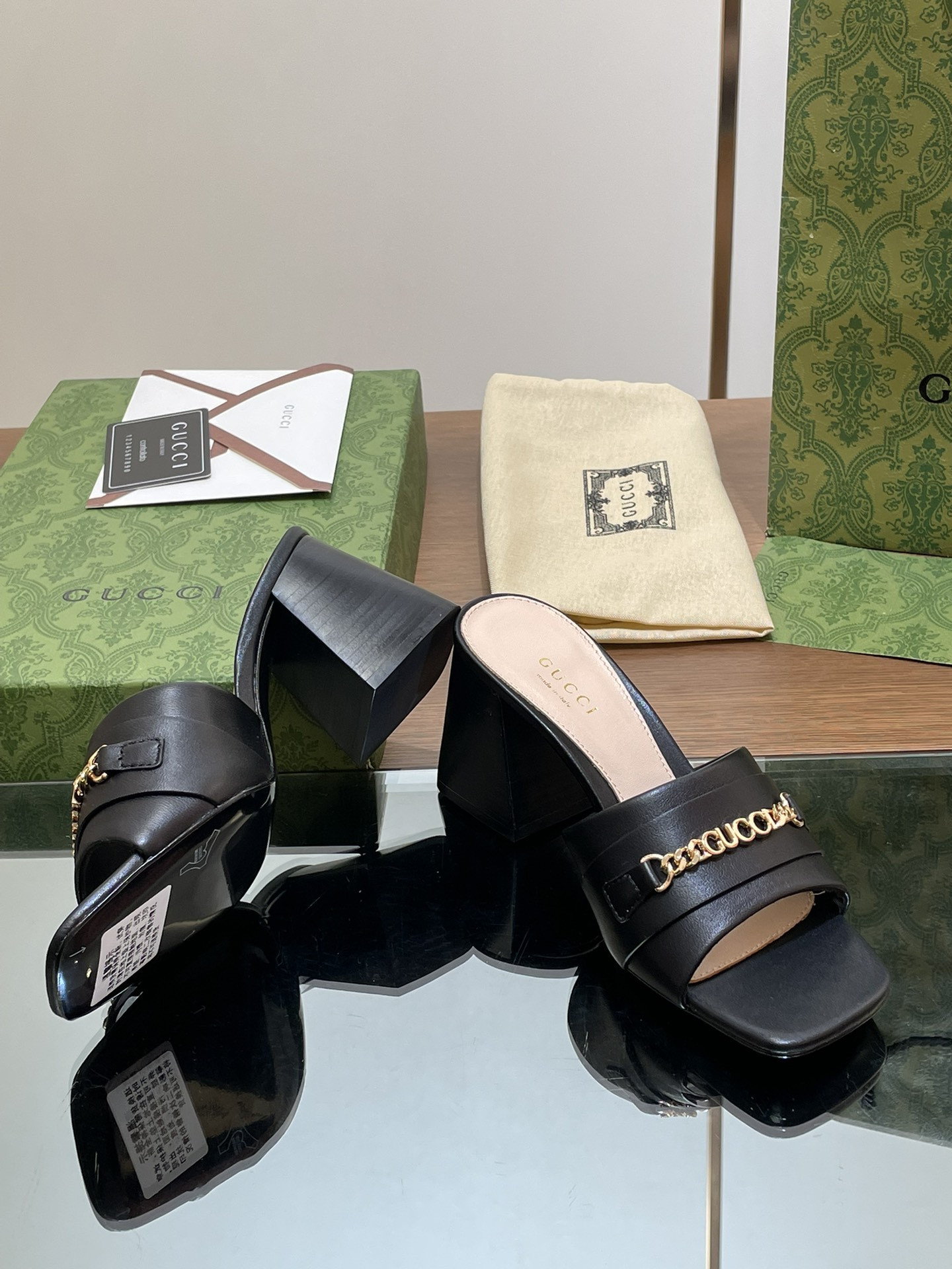 UA GUCCI SIGNORIA SLIDE SANDAL