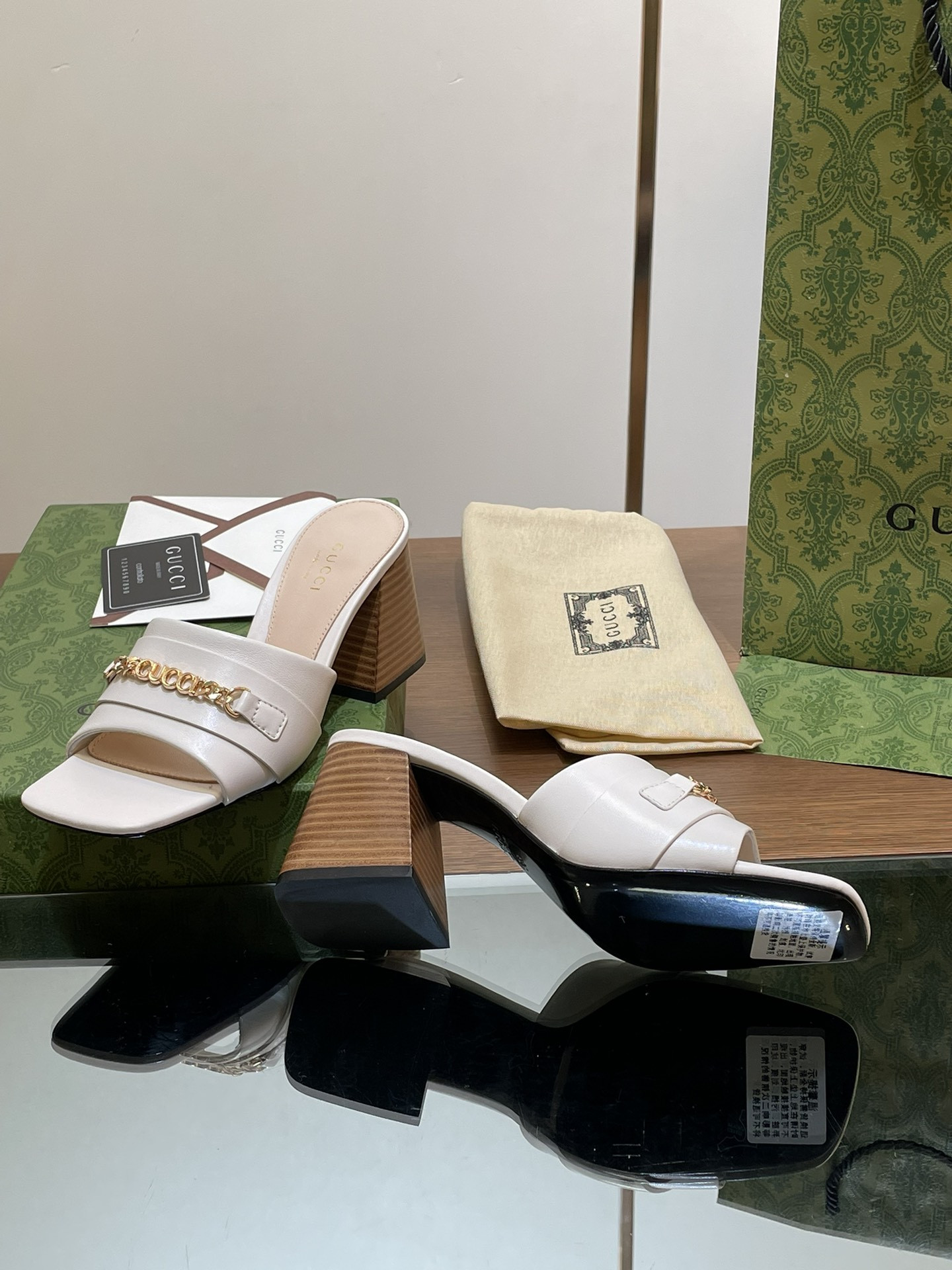 UA GUCCI SIGNORIA SLIDE SANDAL