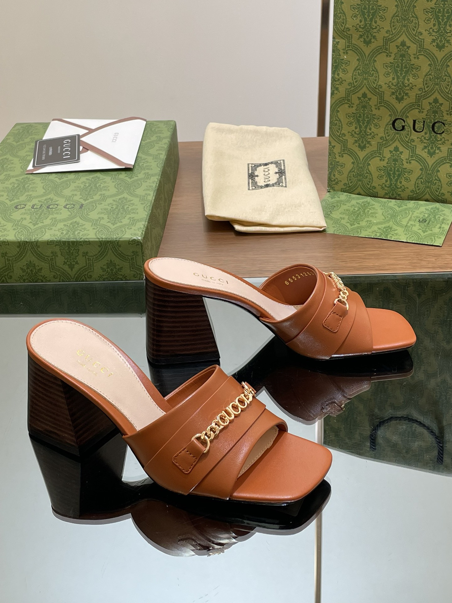 UA GUCCI SIGNORIA SLIDE SANDAL