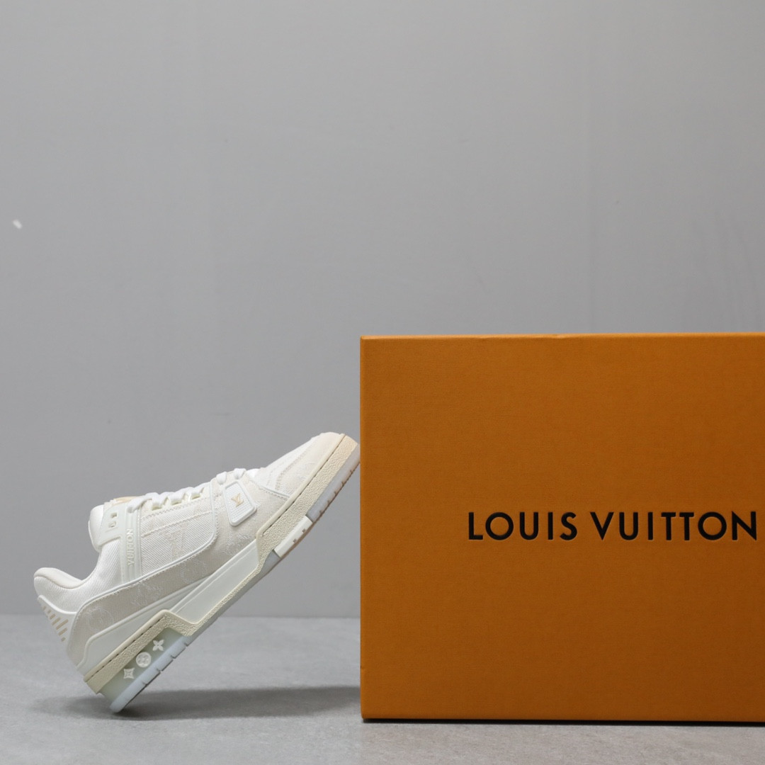 UA LV Trainer Sneaker