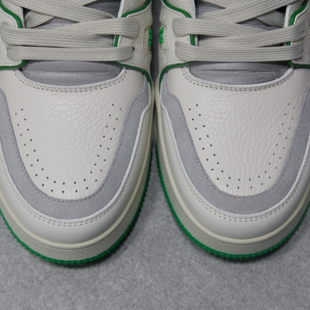 UA LV Trainer Sneaker