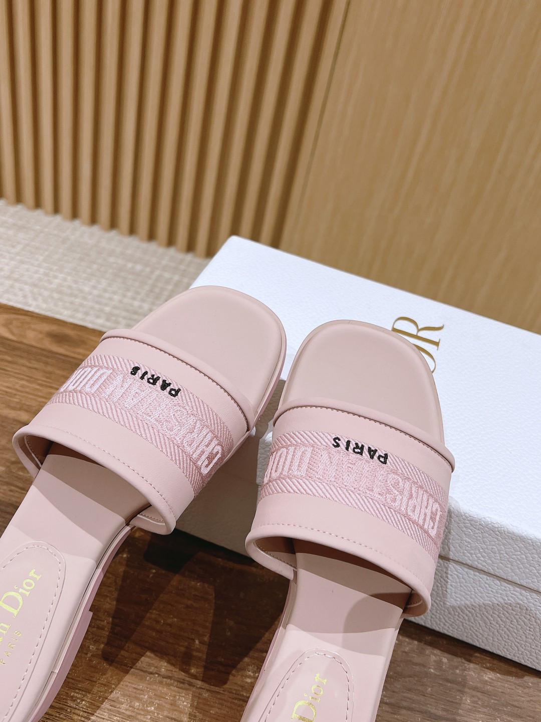 DIOR Dway Slide