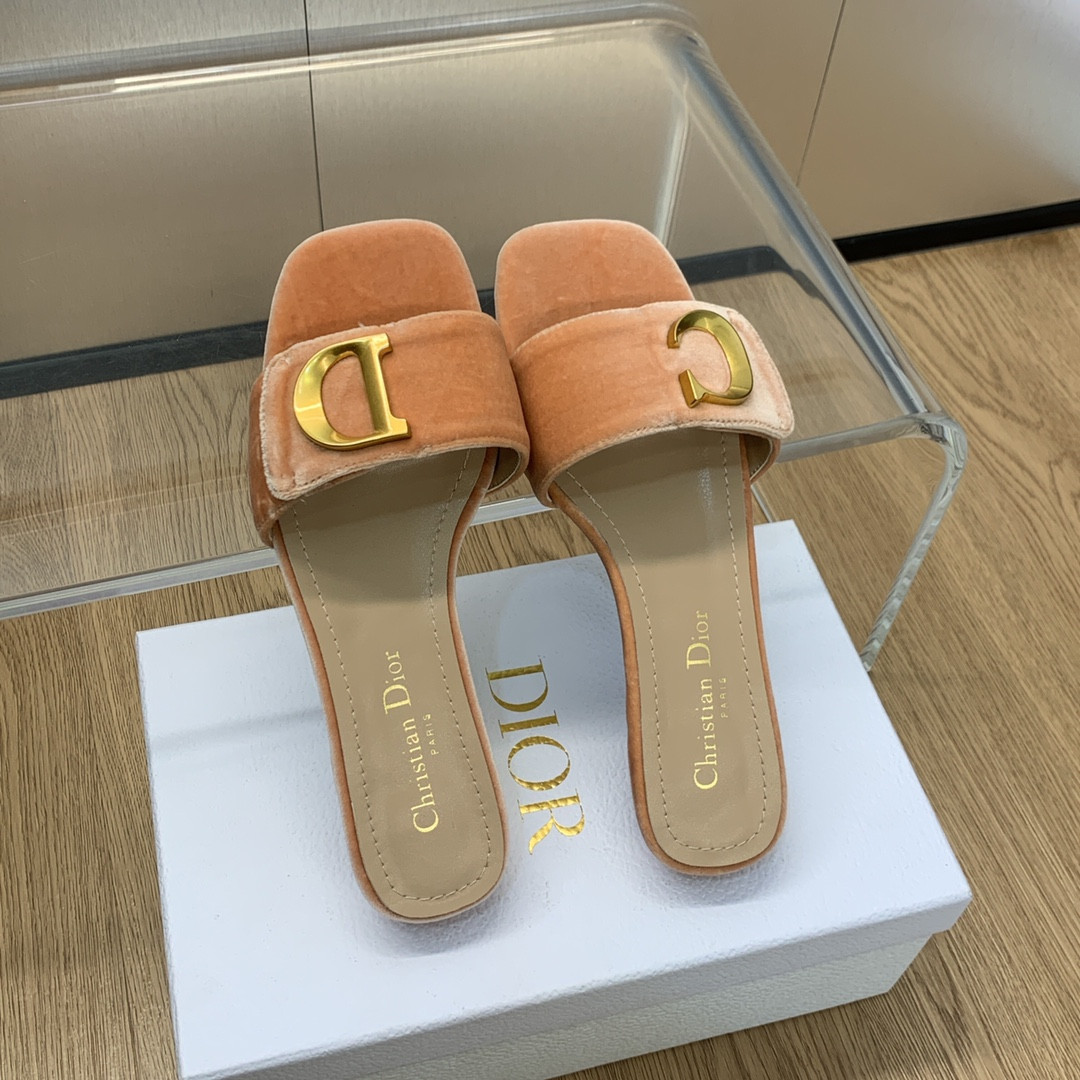 UA Dior Or C