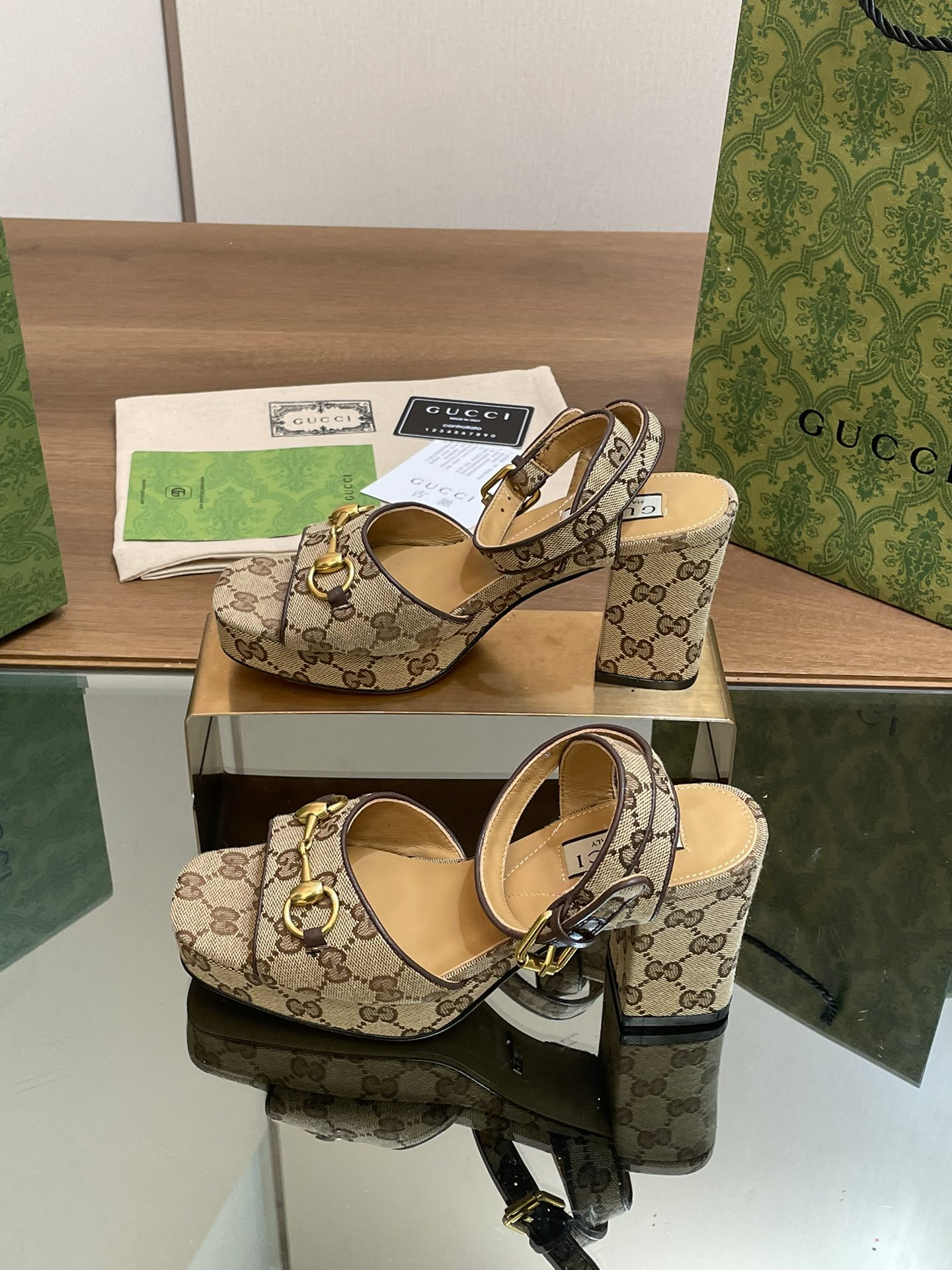 UA GUCCI HORSEBIT PLATFORM SANDAL