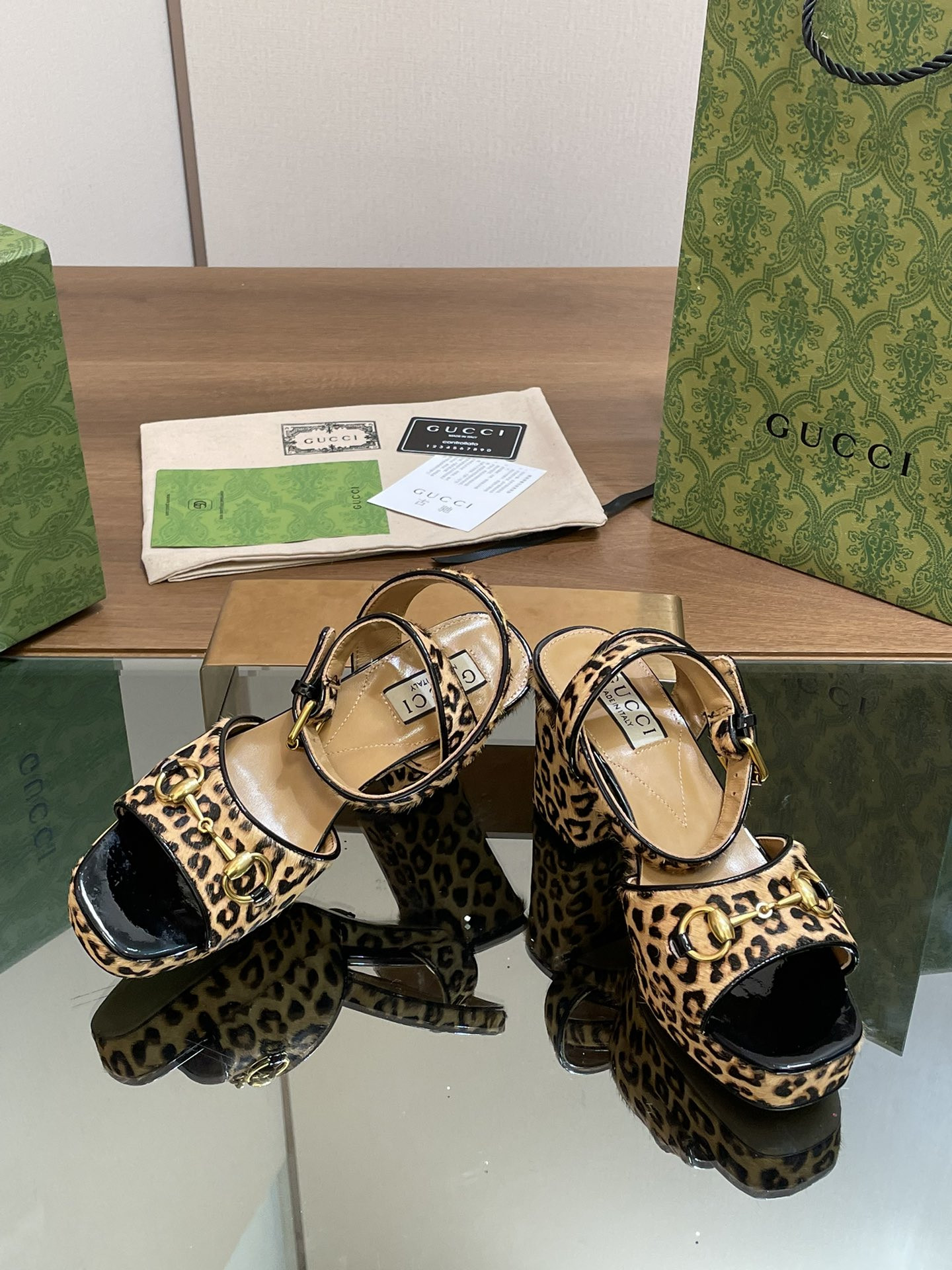 UA GUCCI HORSEBIT PLATFORM SANDAL