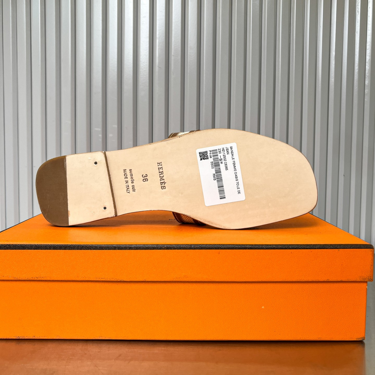 UA Hermès Oran sandal